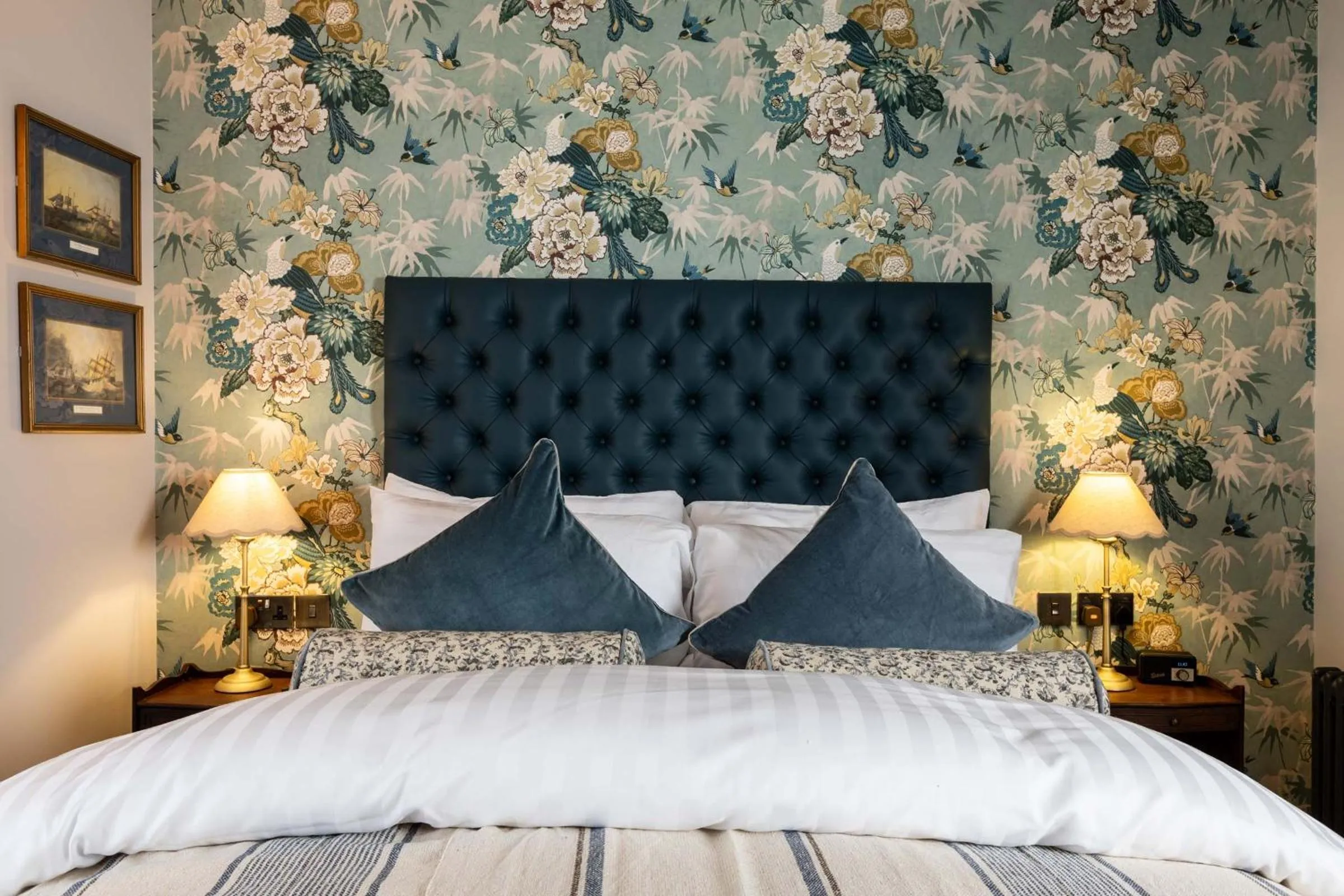 Bedroom, Bed in The Red Lion Hotel