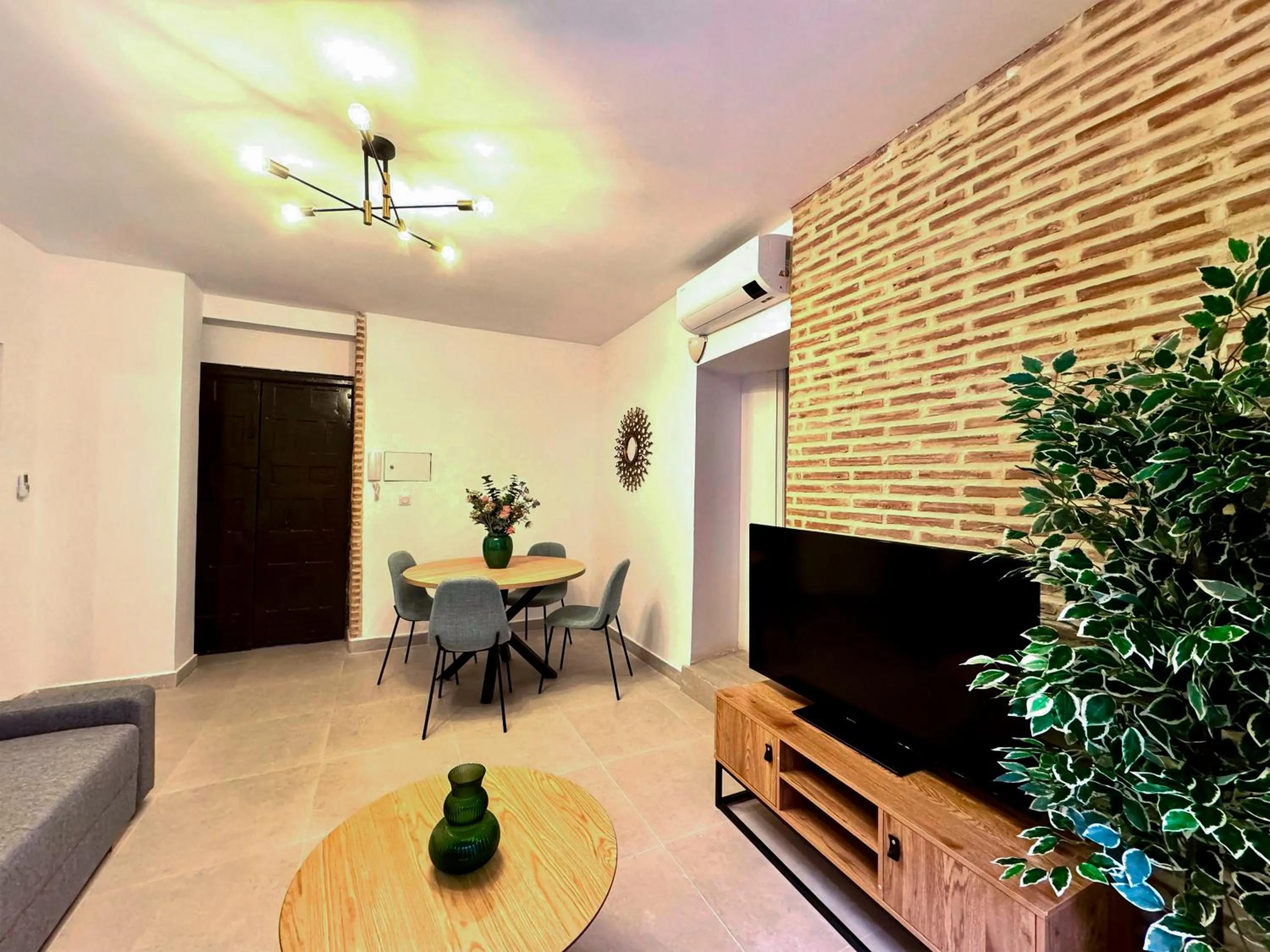 Living room in Apartamentos Plaza San Agustín 3000