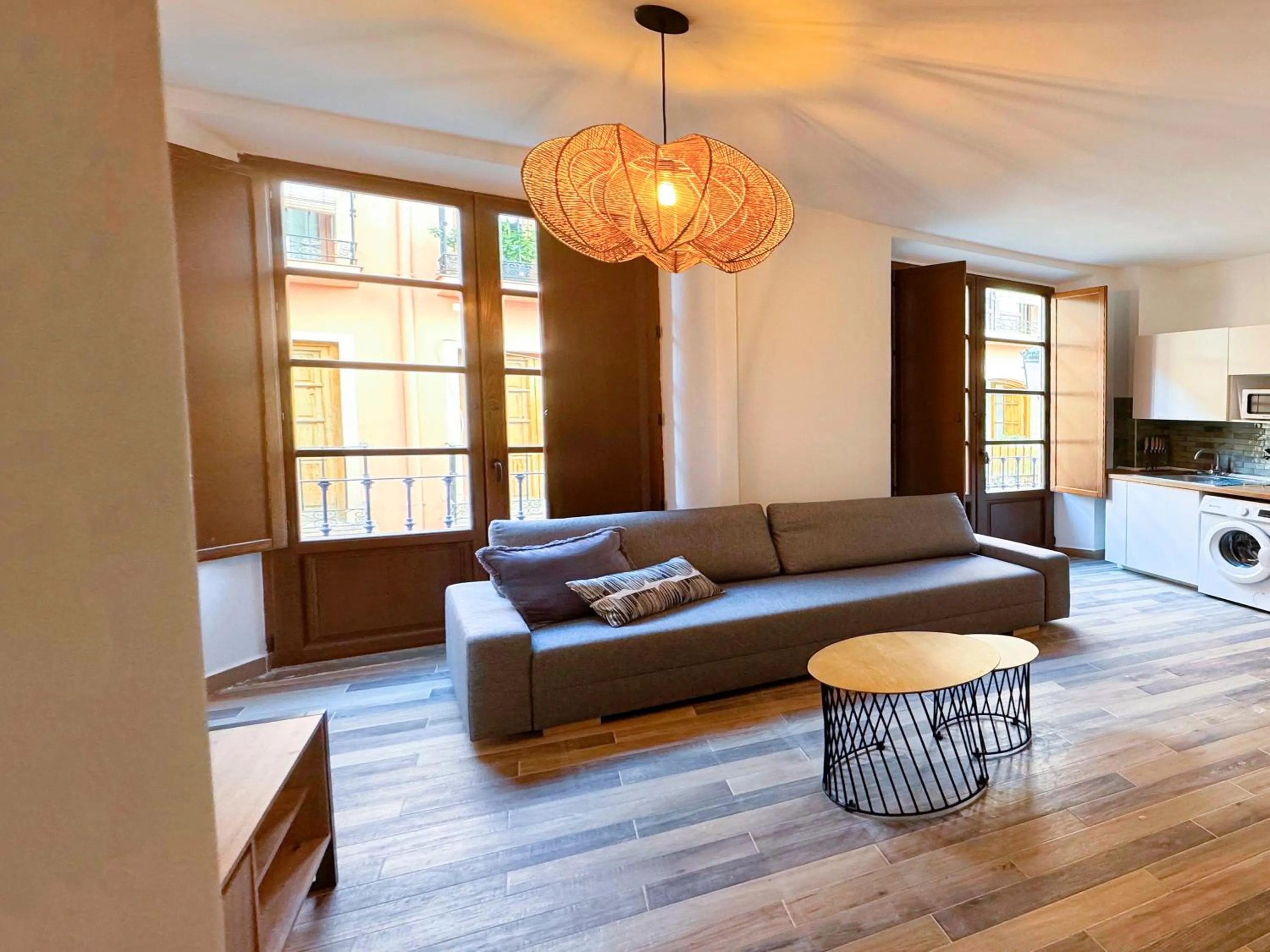 Kitchen or kitchenette in Apartamentos Plaza San Agustín 3000