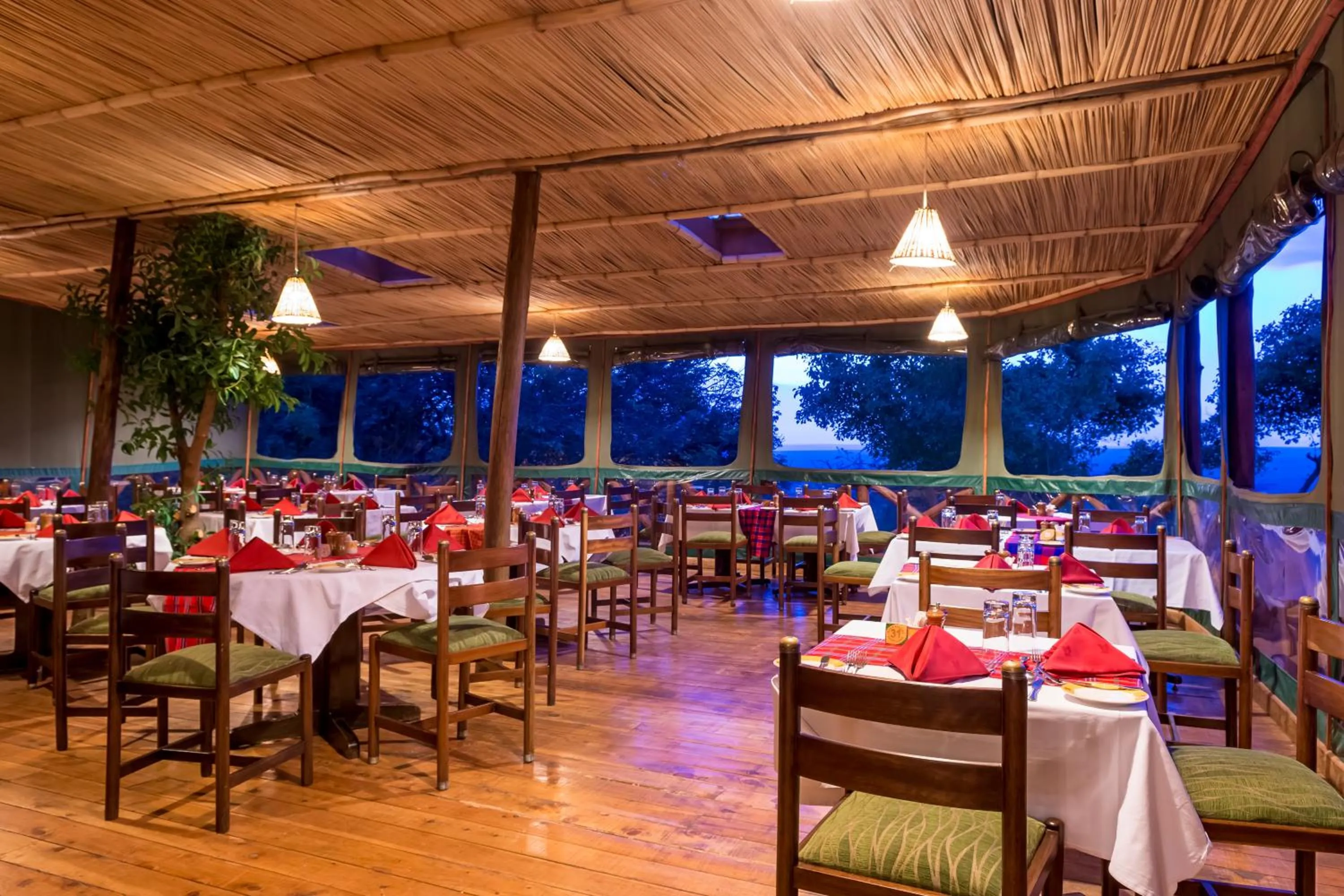 Restaurant/places to eat in Mara Serena Safari Lodge