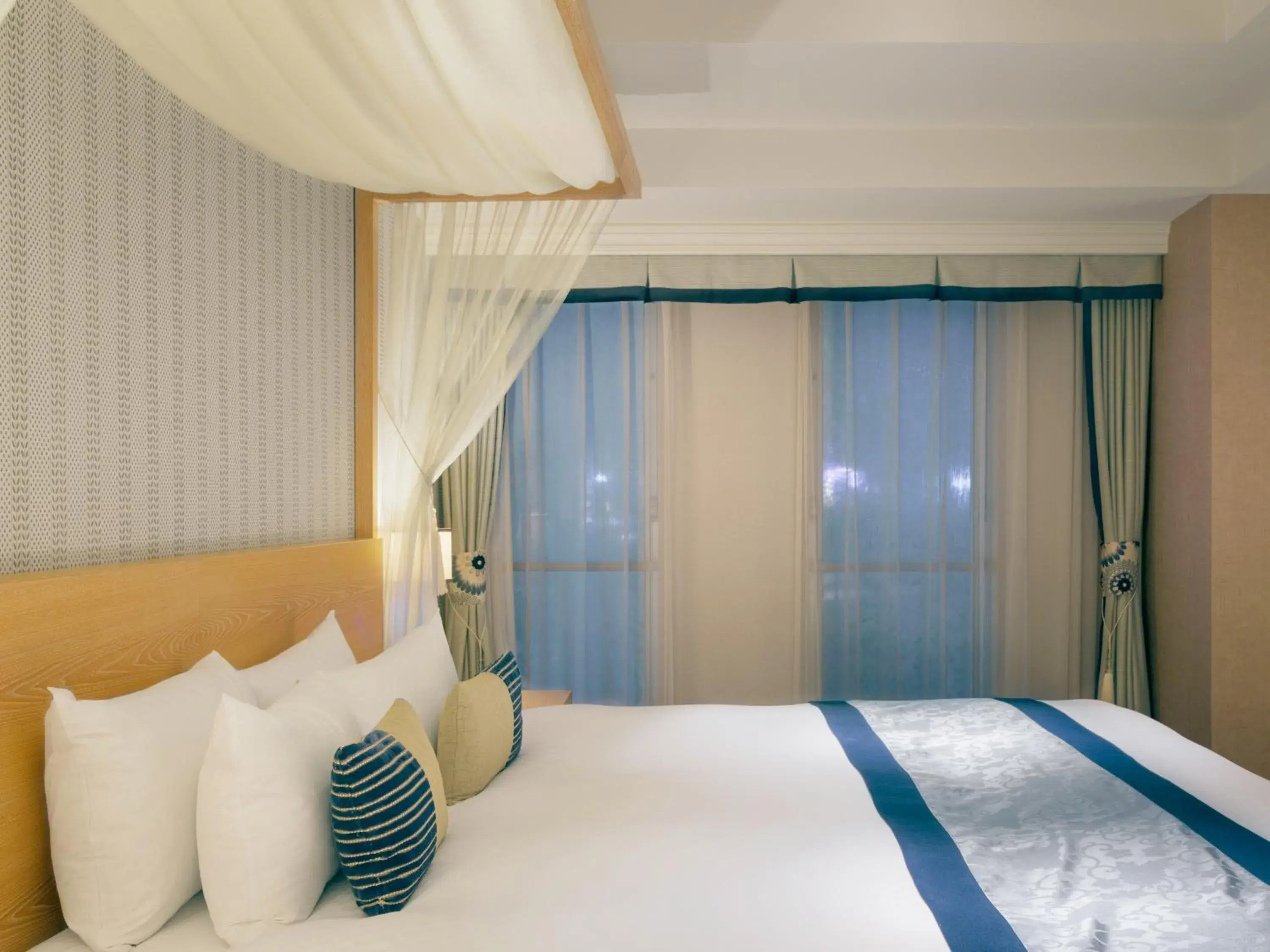 Bedroom, Bed in Kumamoto Hotel Castle Bedroom, Bed in Kumamoto Hotel Castle