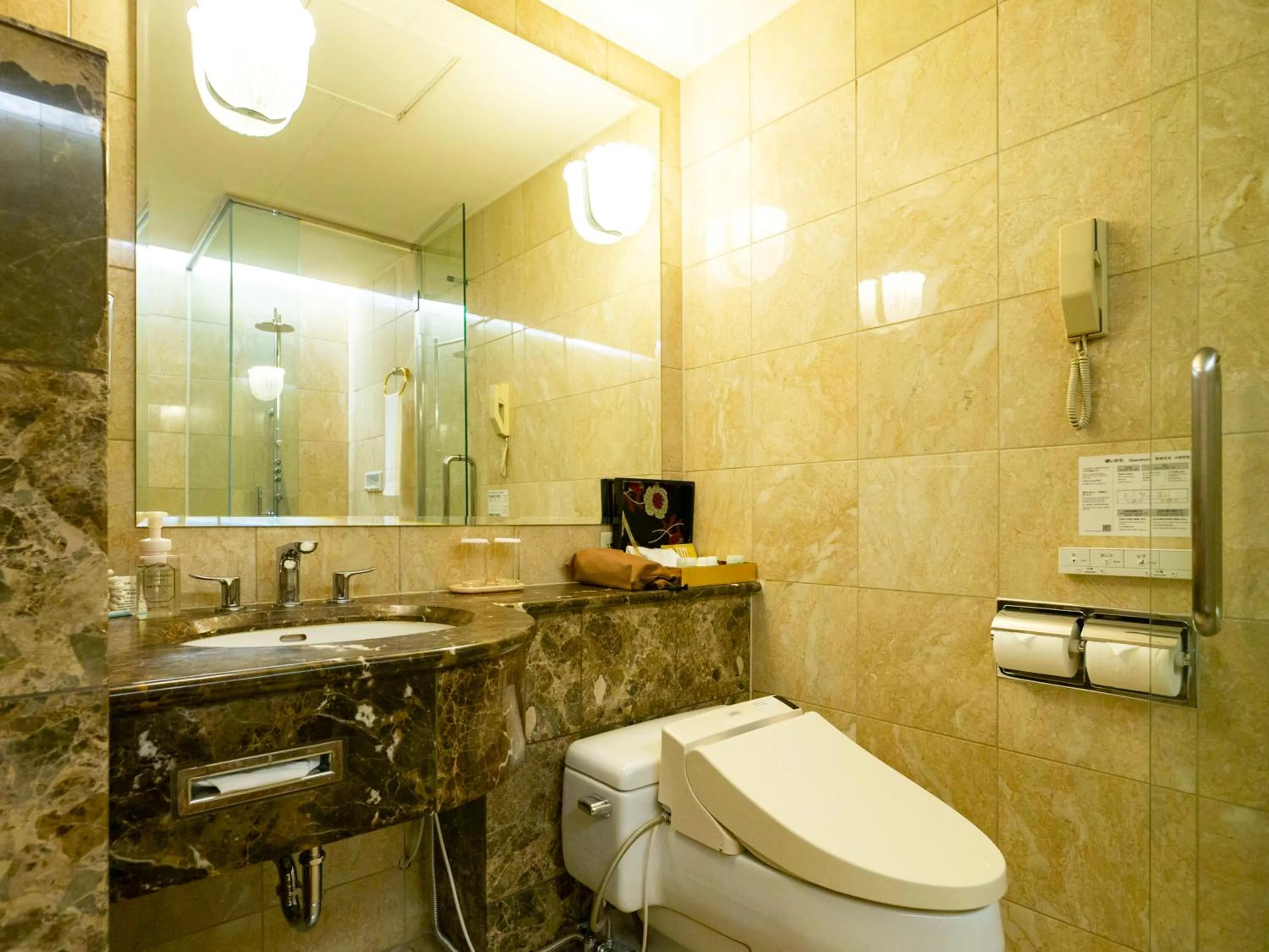 Toilet in Kumamoto Hotel Castle
