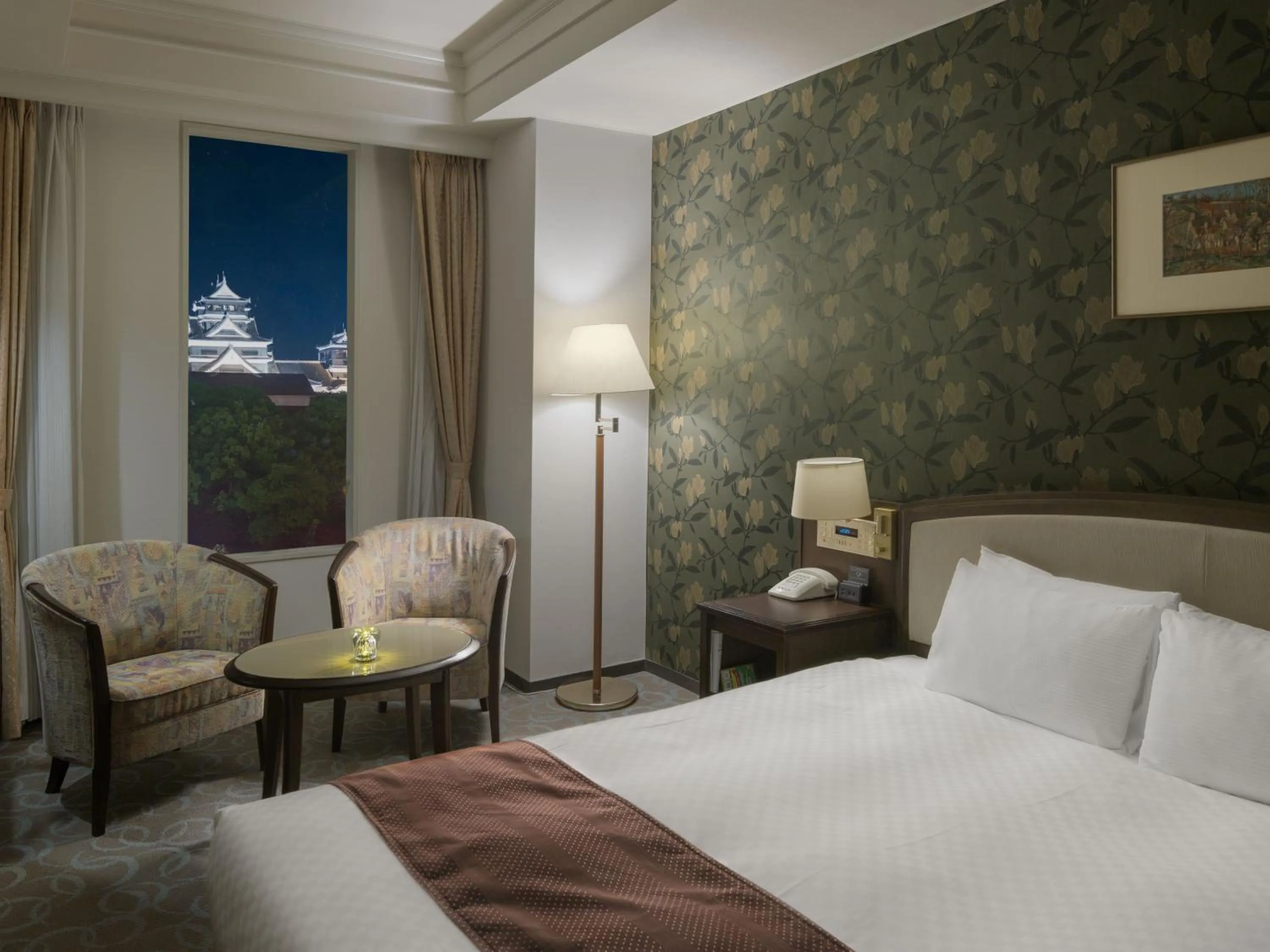 View (from property/room), Bed in Kumamoto Hotel Castle