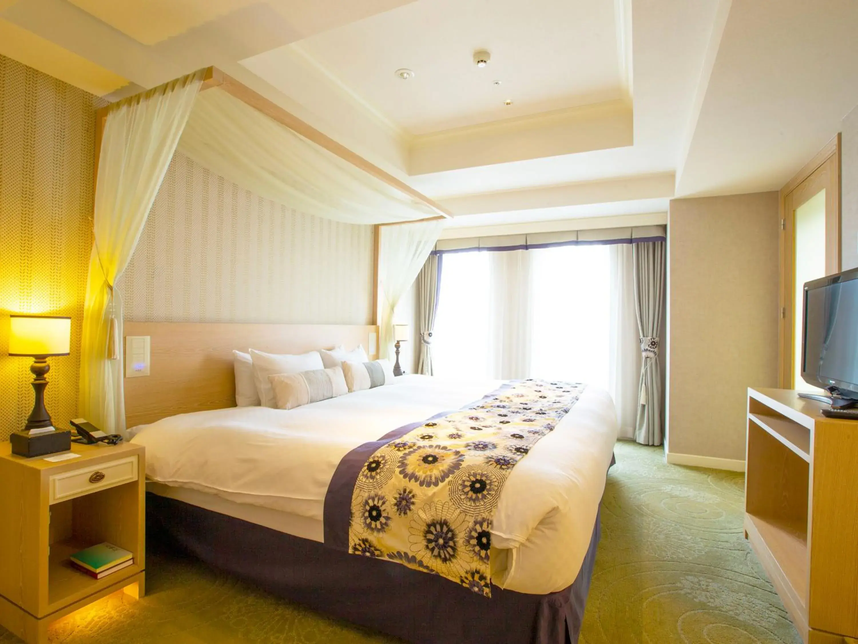 Bedroom, Bed in Kumamoto Hotel Castle Bedroom, Bed in Kumamoto Hotel Castle