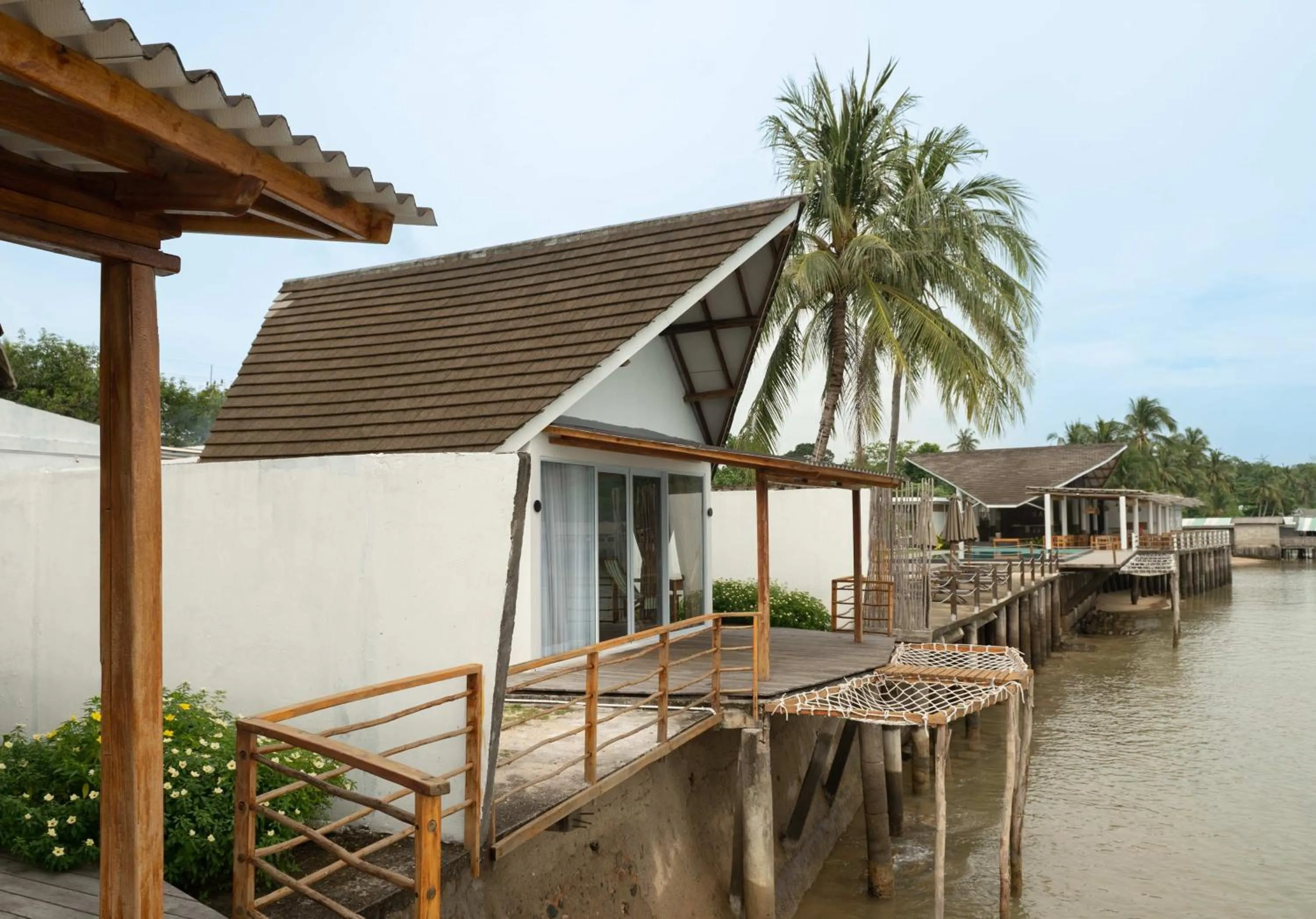 Property building in Sadi Beach House