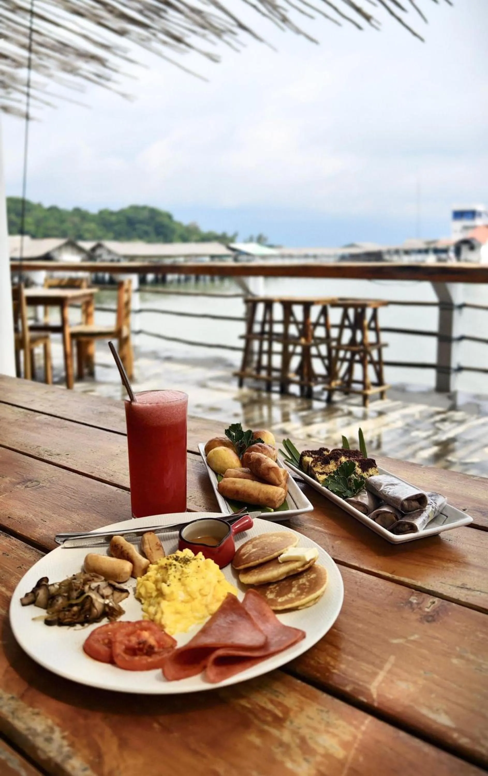 Restaurant/places to eat in Sadi Beach House