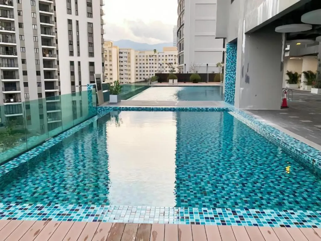 Swimming pool in Jazz Service Suite