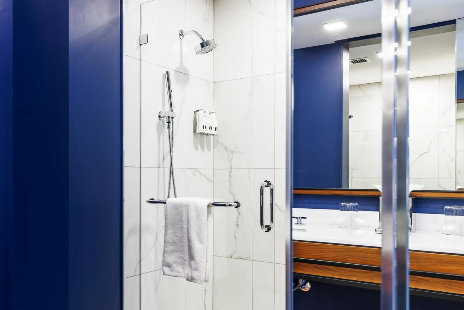 Bathroom in Hotel Polaris