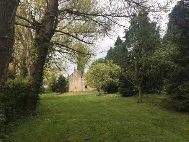 Property building in Hill Farm Property building in Hill Farm