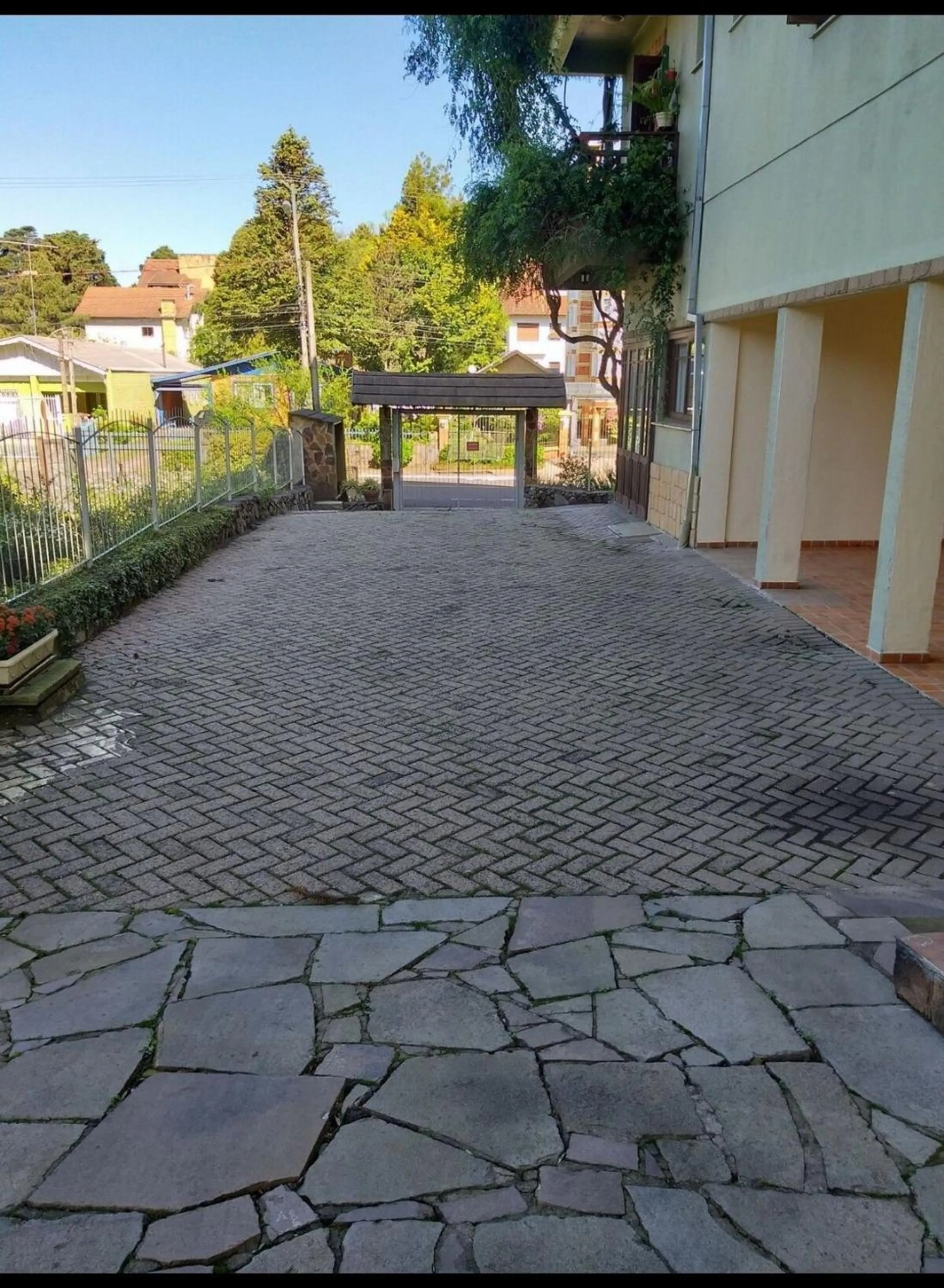 Patio in Apto térreo com pátio. Perto de tudo!
