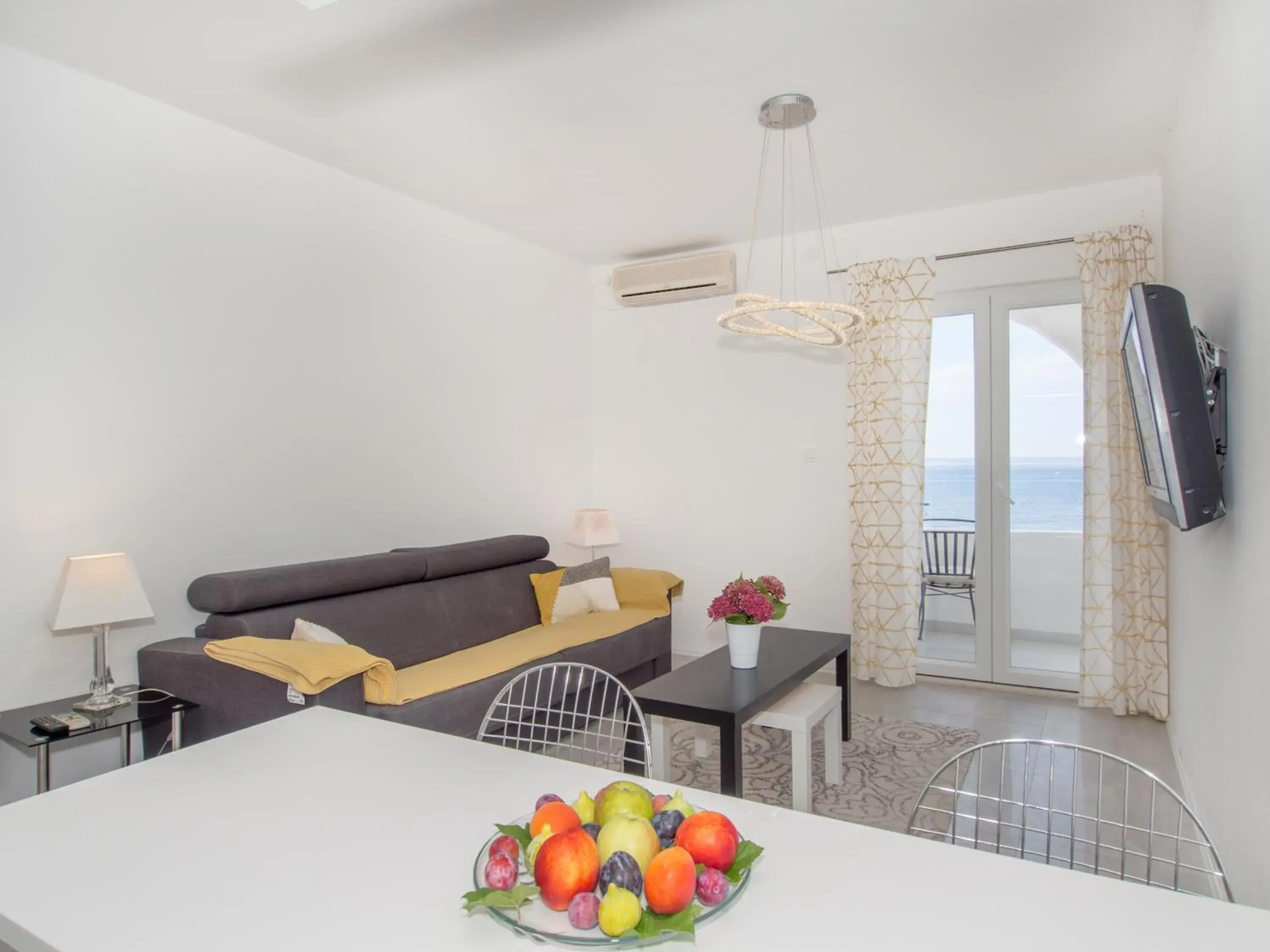 Apartment with Sea View in Villa Tamaris on the beach Apartment with Sea View in Villa Tamaris on the beach