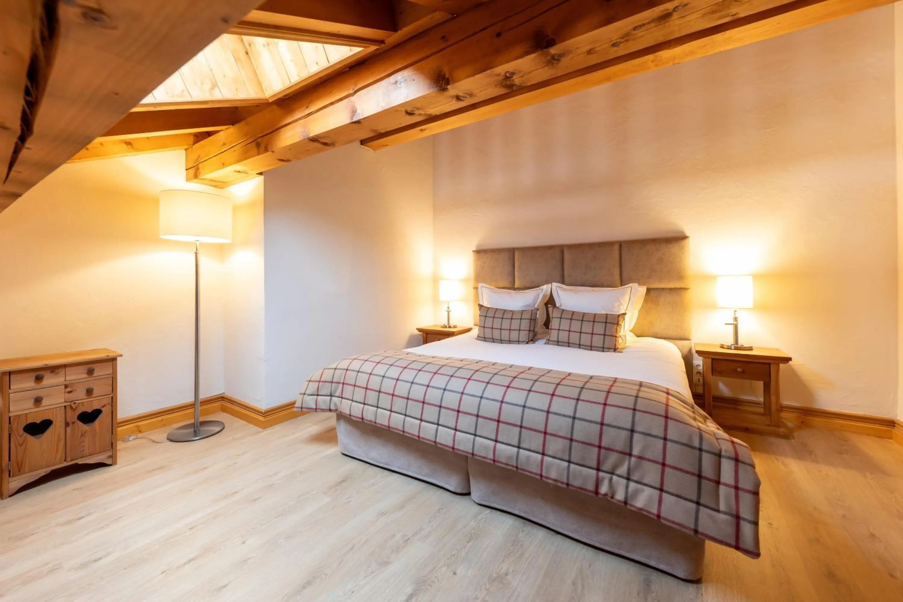 Bed in Hôtel Saint-Martin