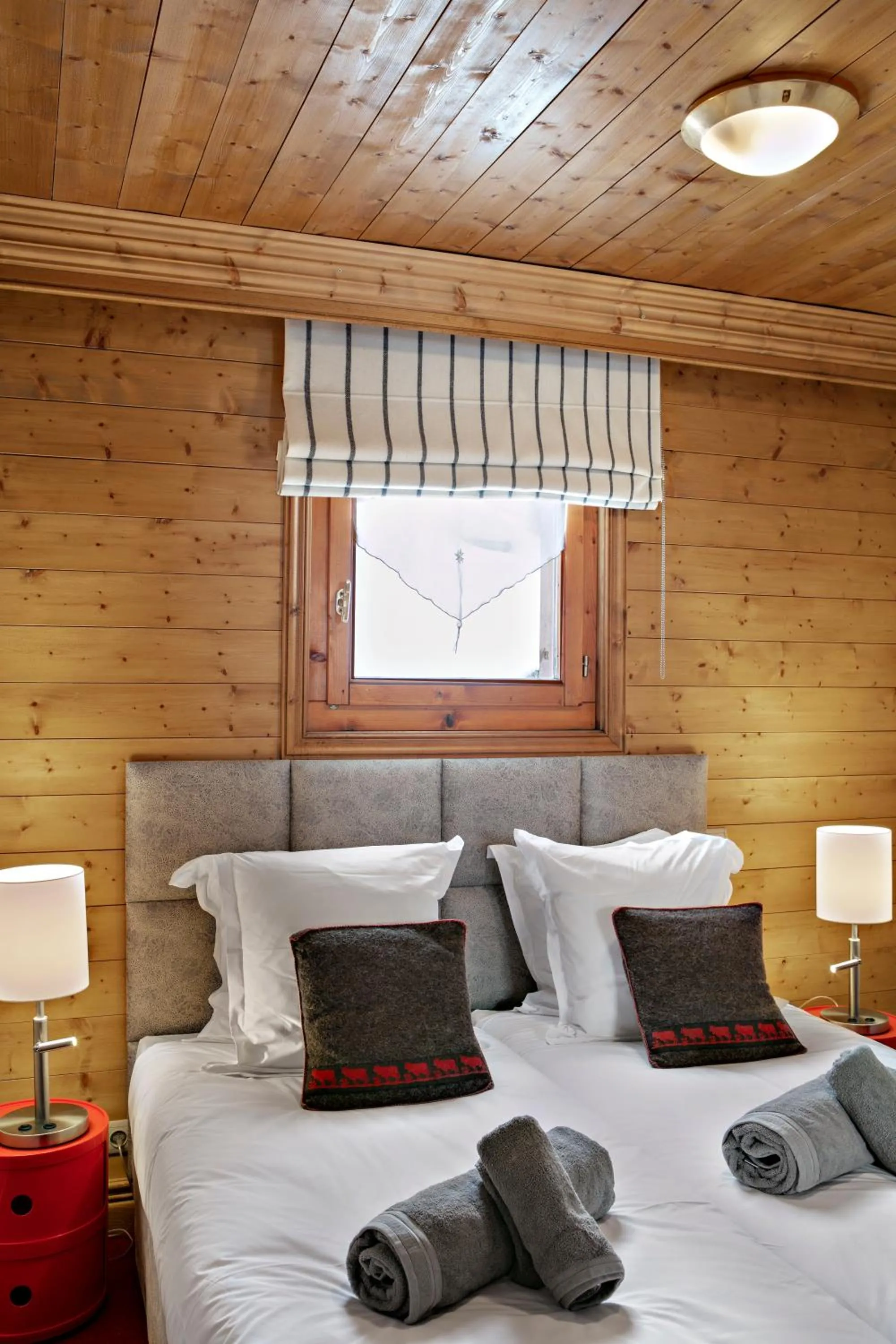 Bed in Hôtel Saint-Martin