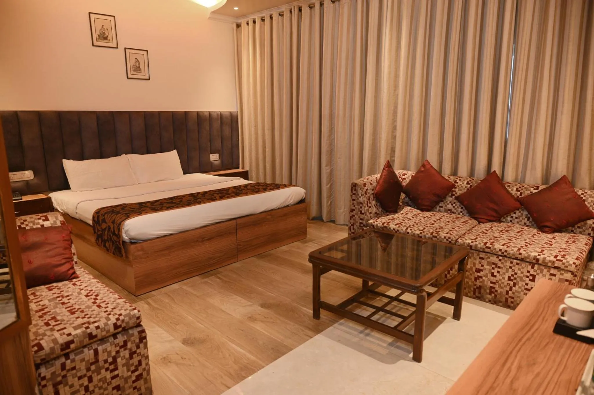 Photo of the whole room, Bed in Jullundur Hotel & Restaurant