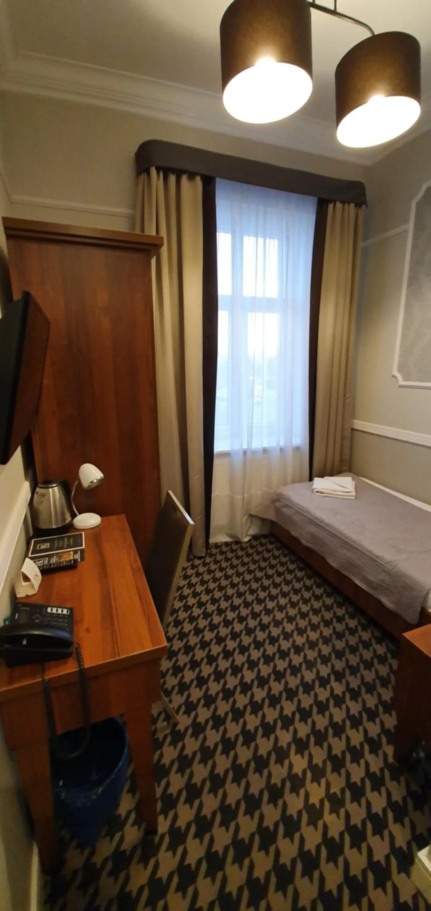 Coffee/tea facilities, Bed in Hotel Kamienica