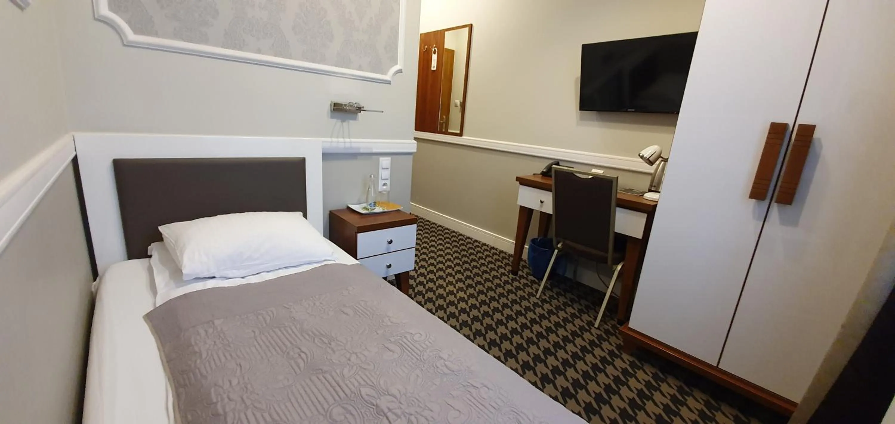 Bed in Hotel Kamienica