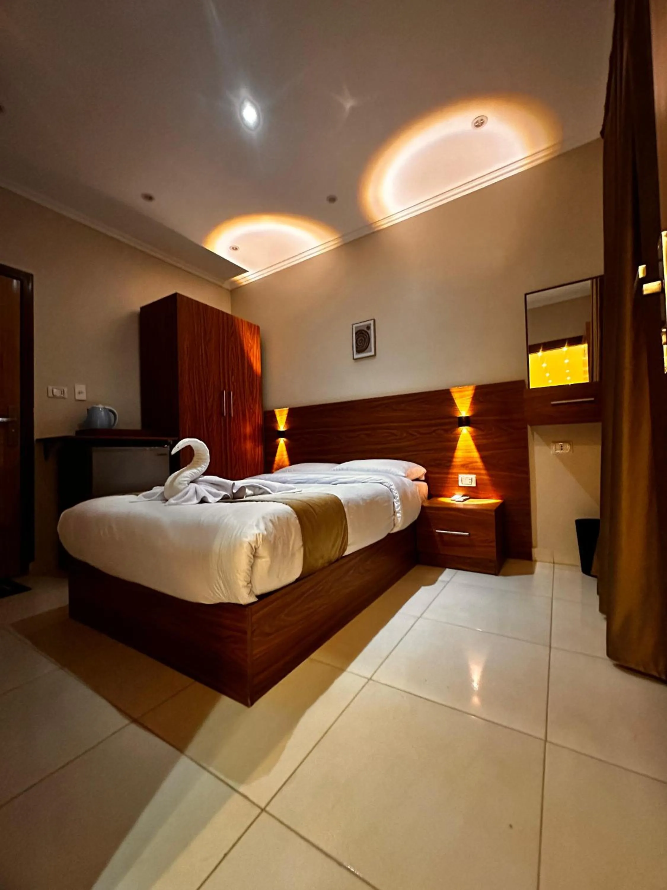 Deluxe Twin Room - single occupancy in Pyramids On The Spot View