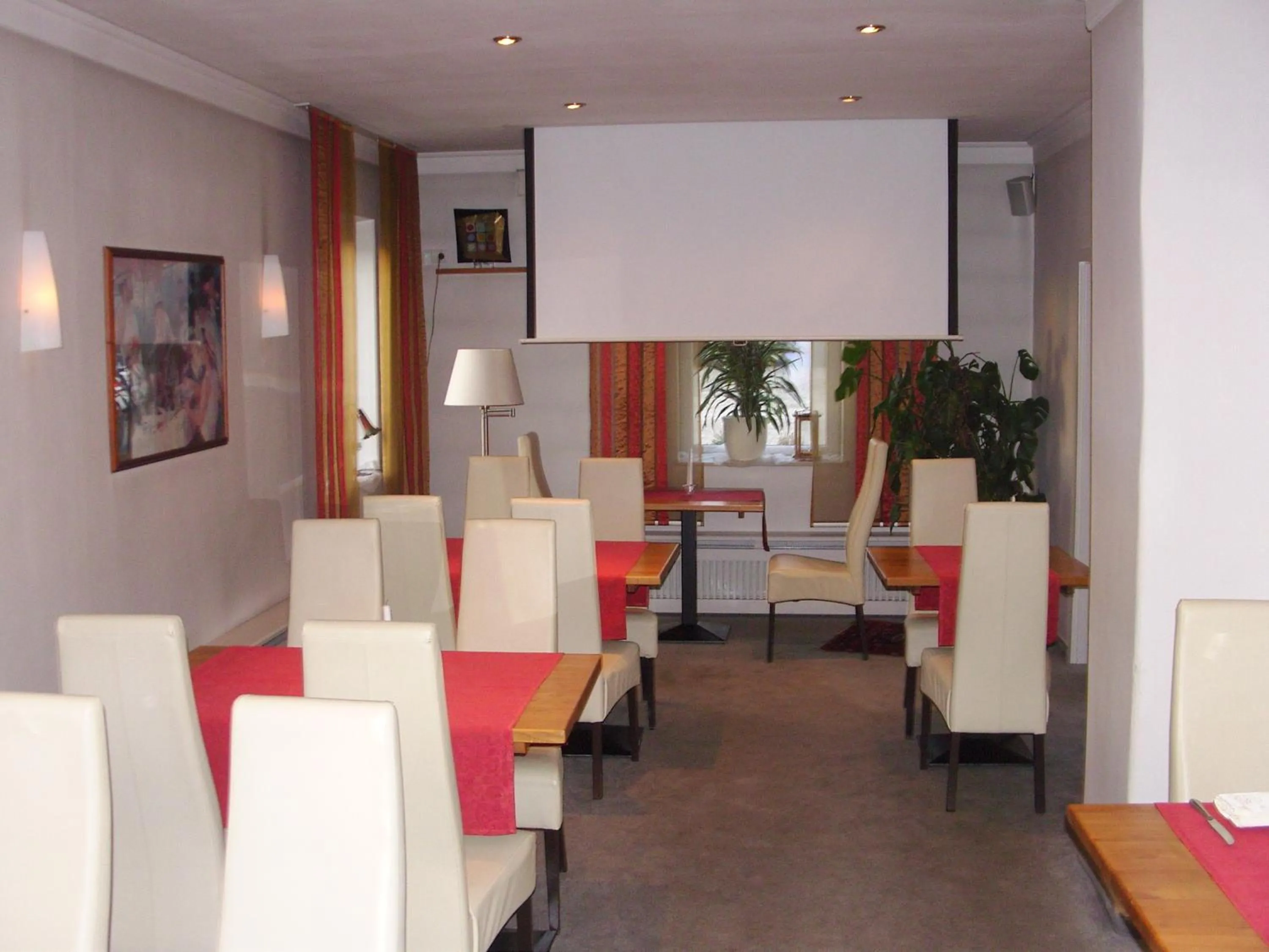Restaurant/places to eat in Hotel Garni Löhr