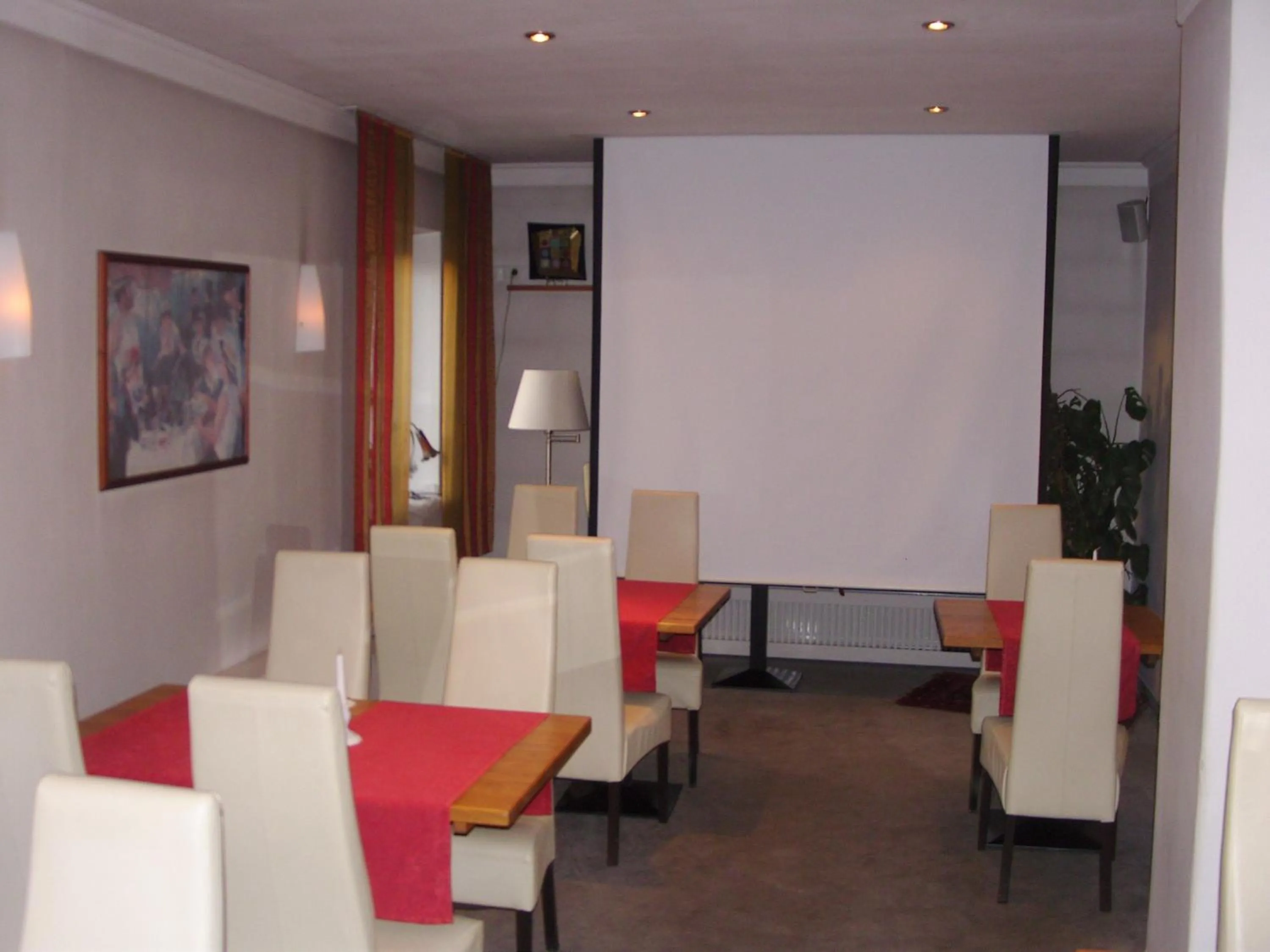 Restaurant/places to eat in Hotel Garni Löhr