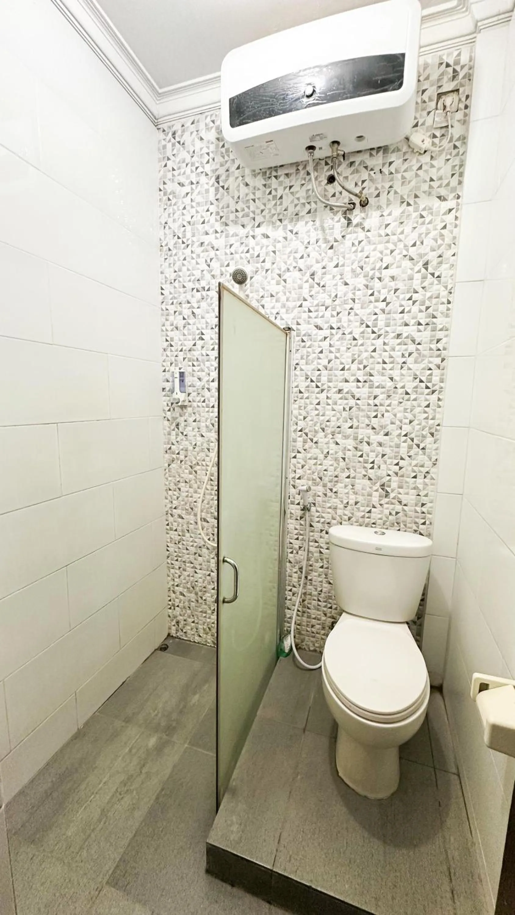 Shower in OstiC House