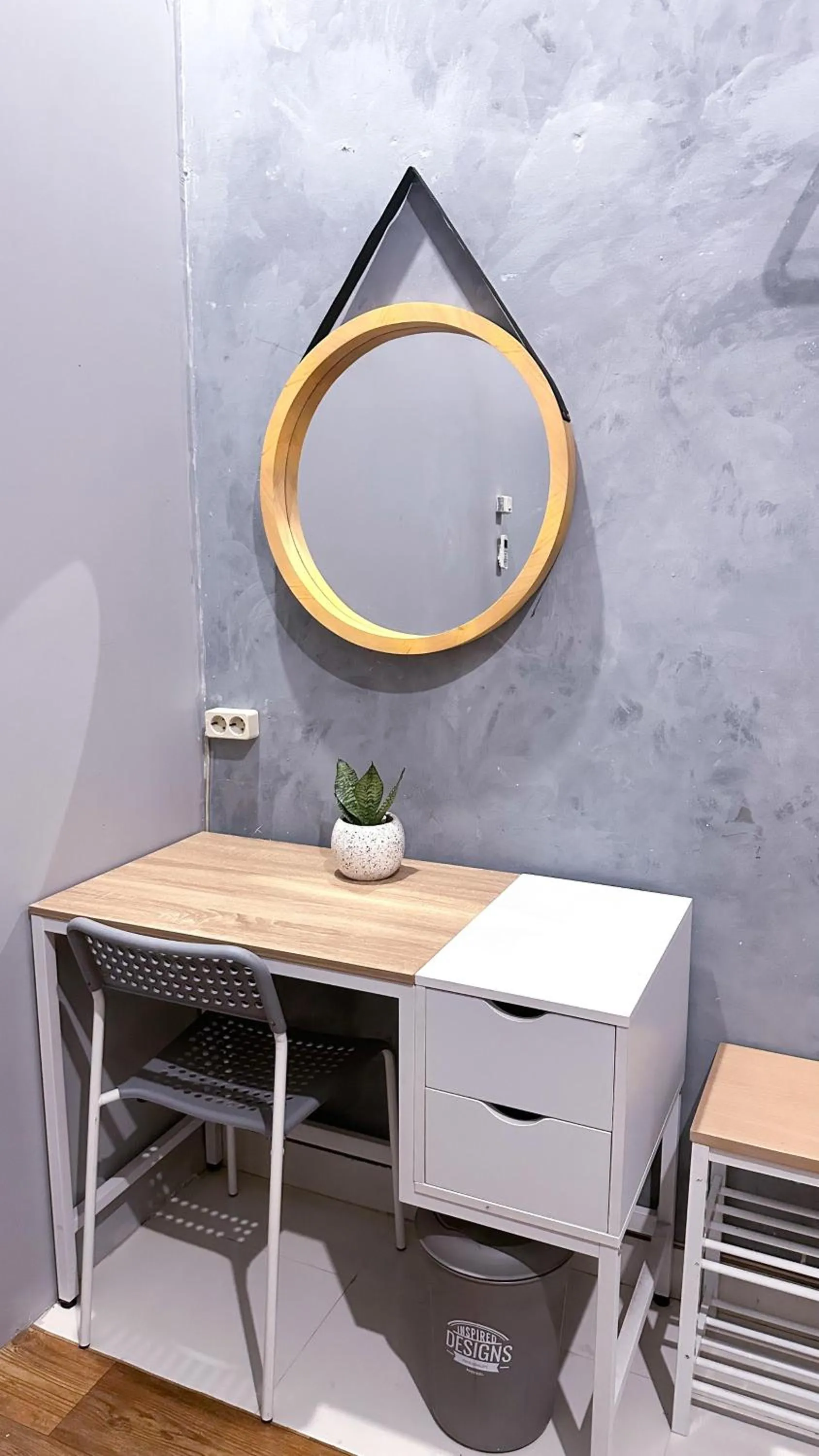 hair dresser in OstiC House