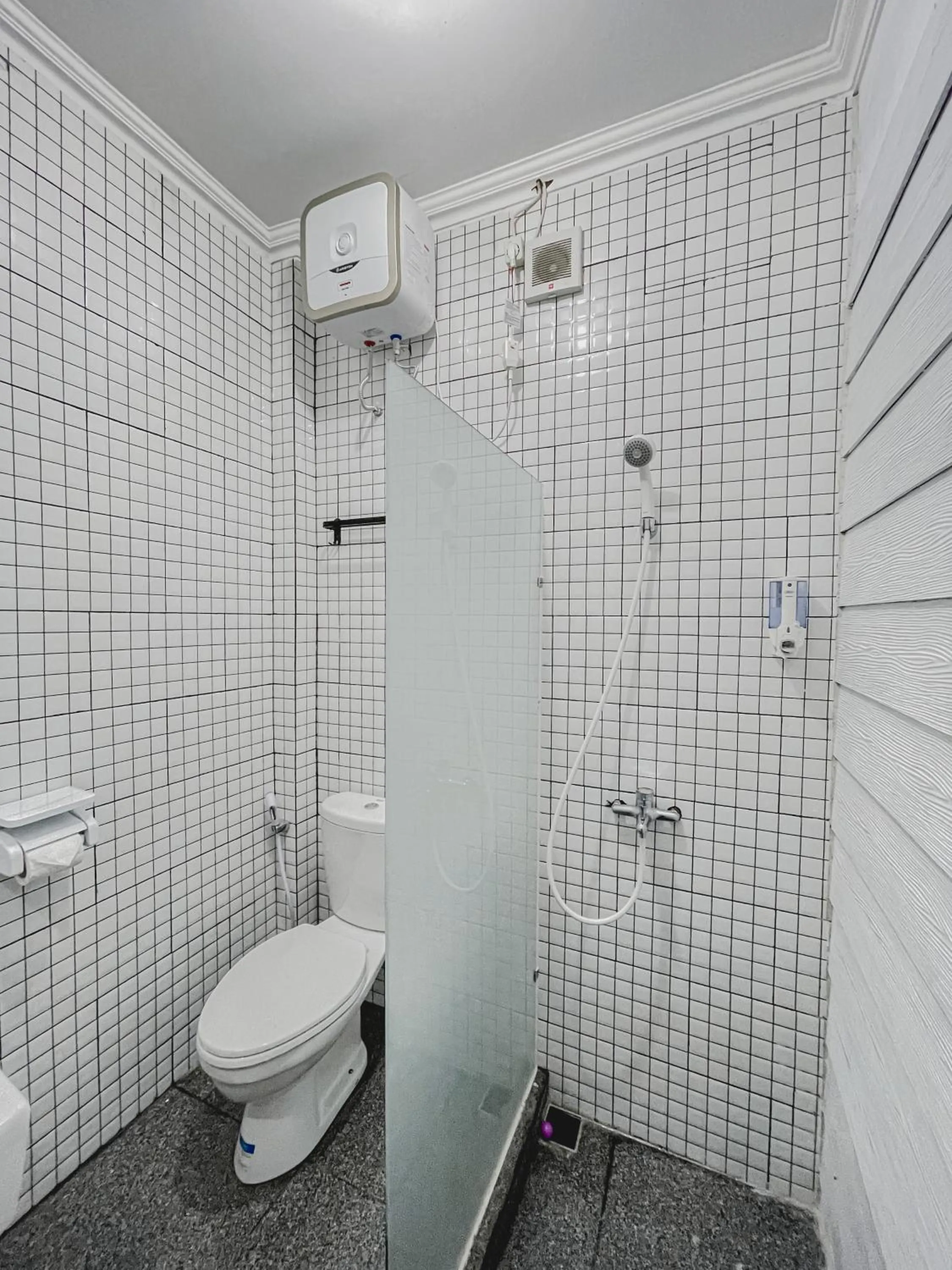 Bathroom in OstiC House