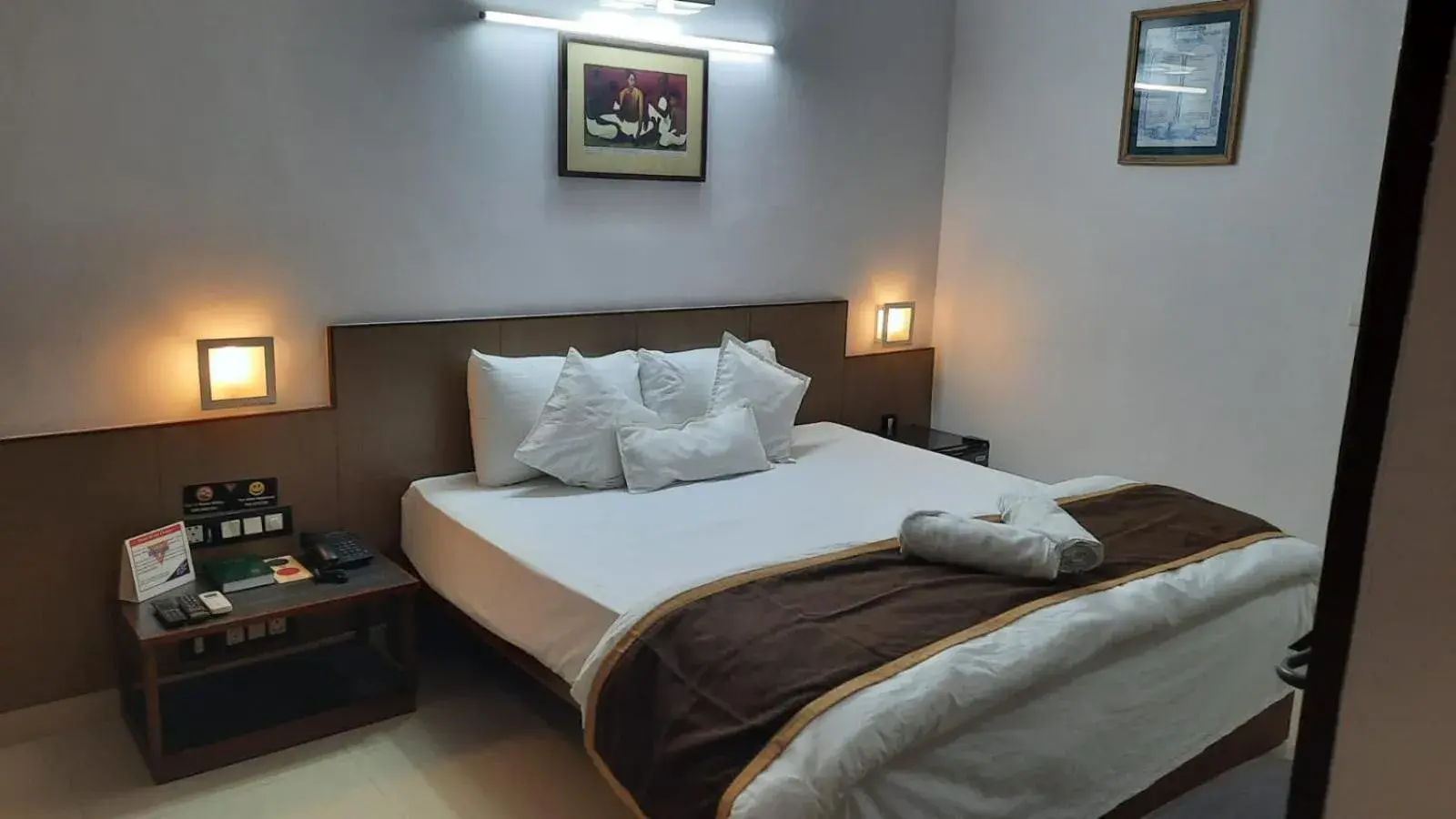 Bedroom, Bed in New Delhi YMCA Tourist Hostel