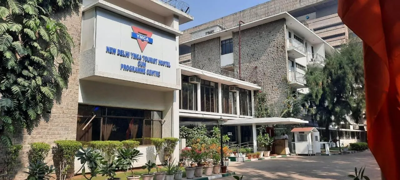 Facade/entrance in New Delhi YMCA Tourist Hostel