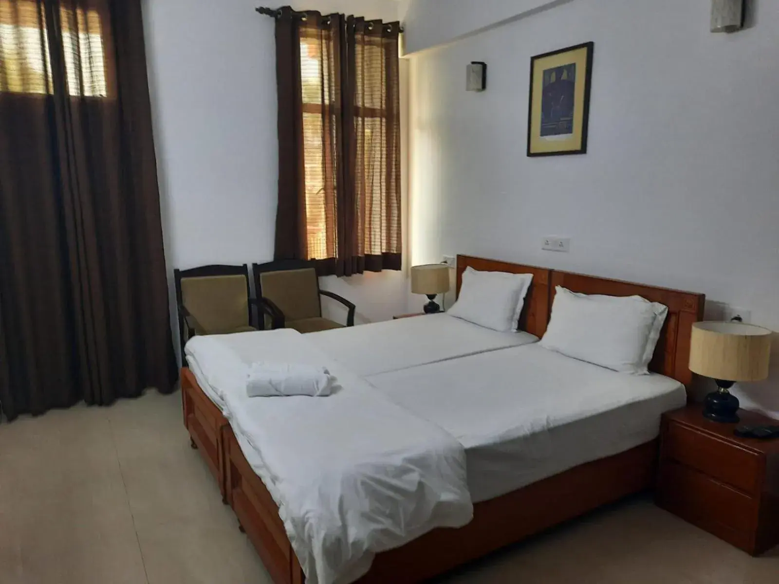 Photo of the whole room, Bed in New Delhi YMCA Tourist Hostel