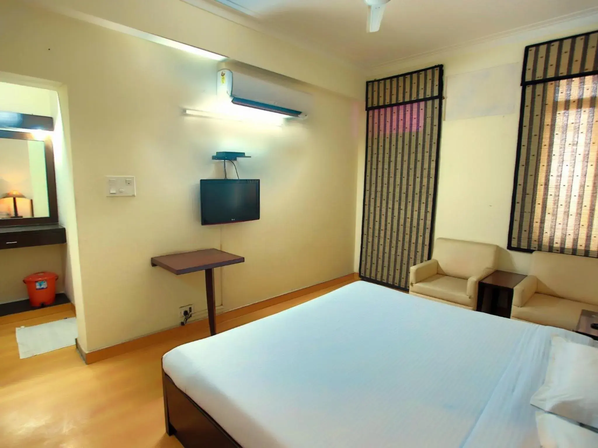 Bed in New Delhi YMCA Tourist Hostel