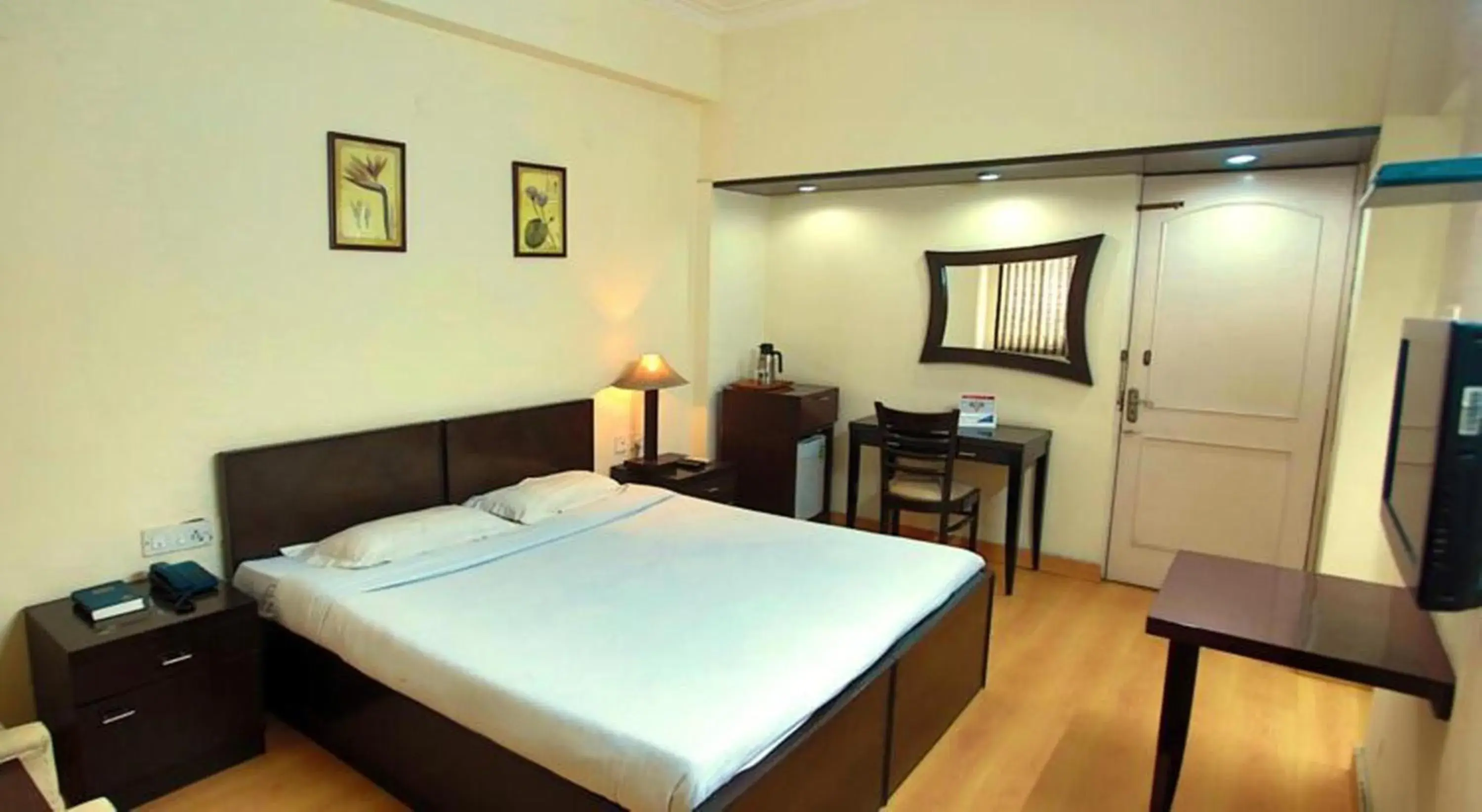 Bedroom, Bed in New Delhi YMCA Tourist Hostel