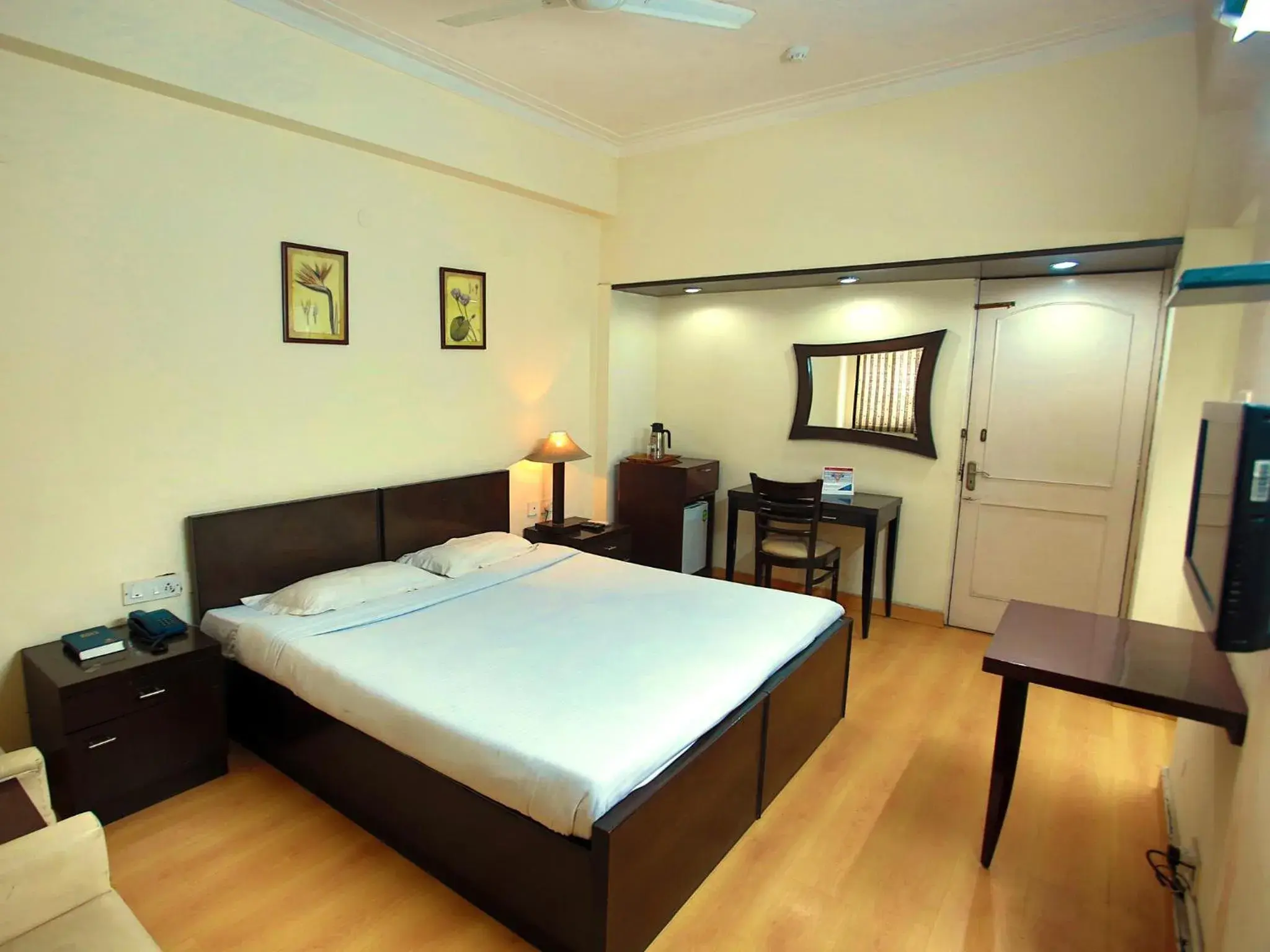 Bedroom, Bed in New Delhi YMCA Tourist Hostel