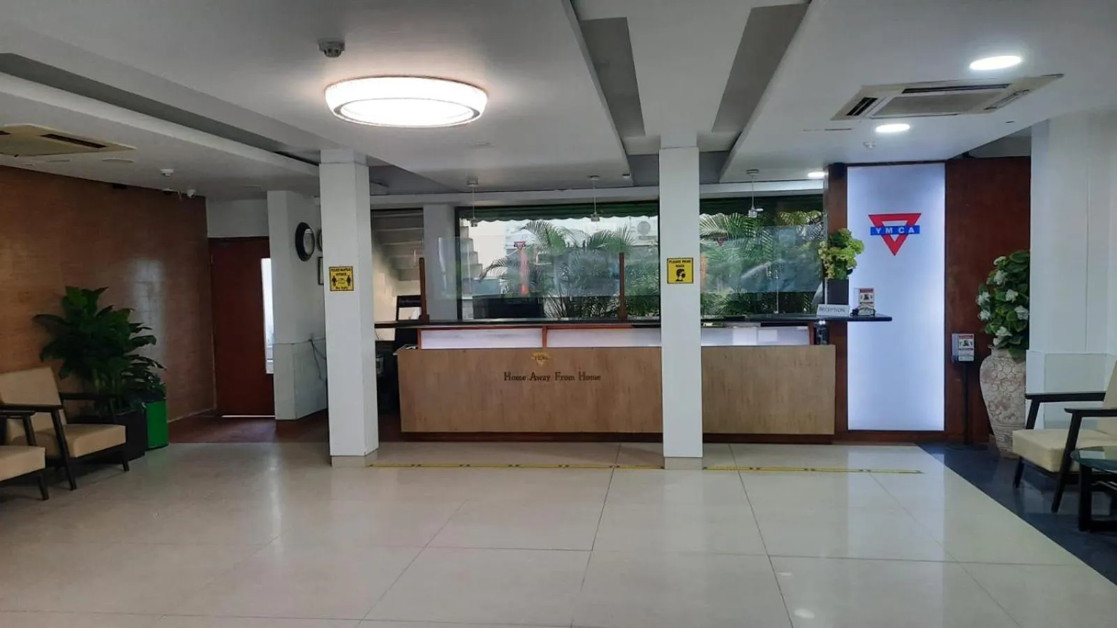 Lobby or reception in New Delhi YMCA Tourist Hostel