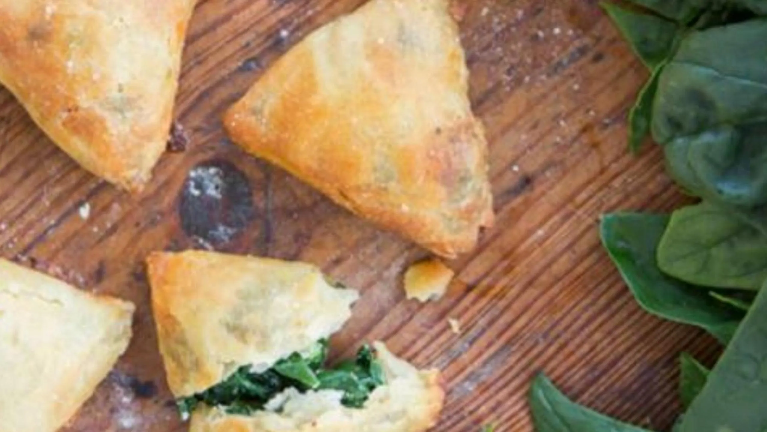 Restaurant/places to eat in En Plo Boutique Suites