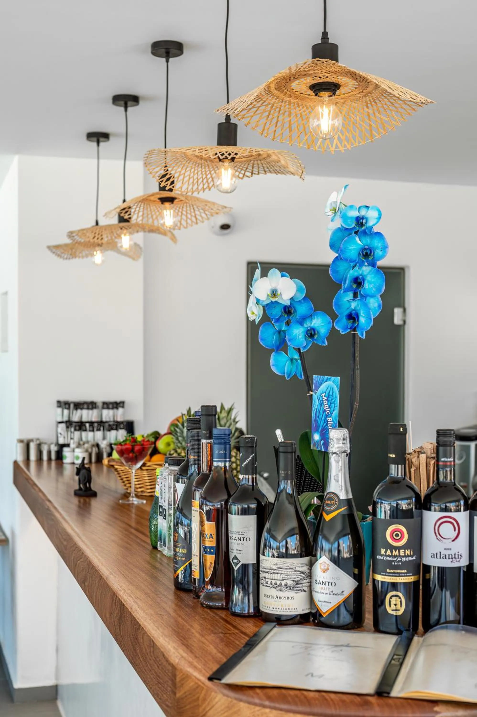 Restaurant/places to eat in En Plo Boutique Suites