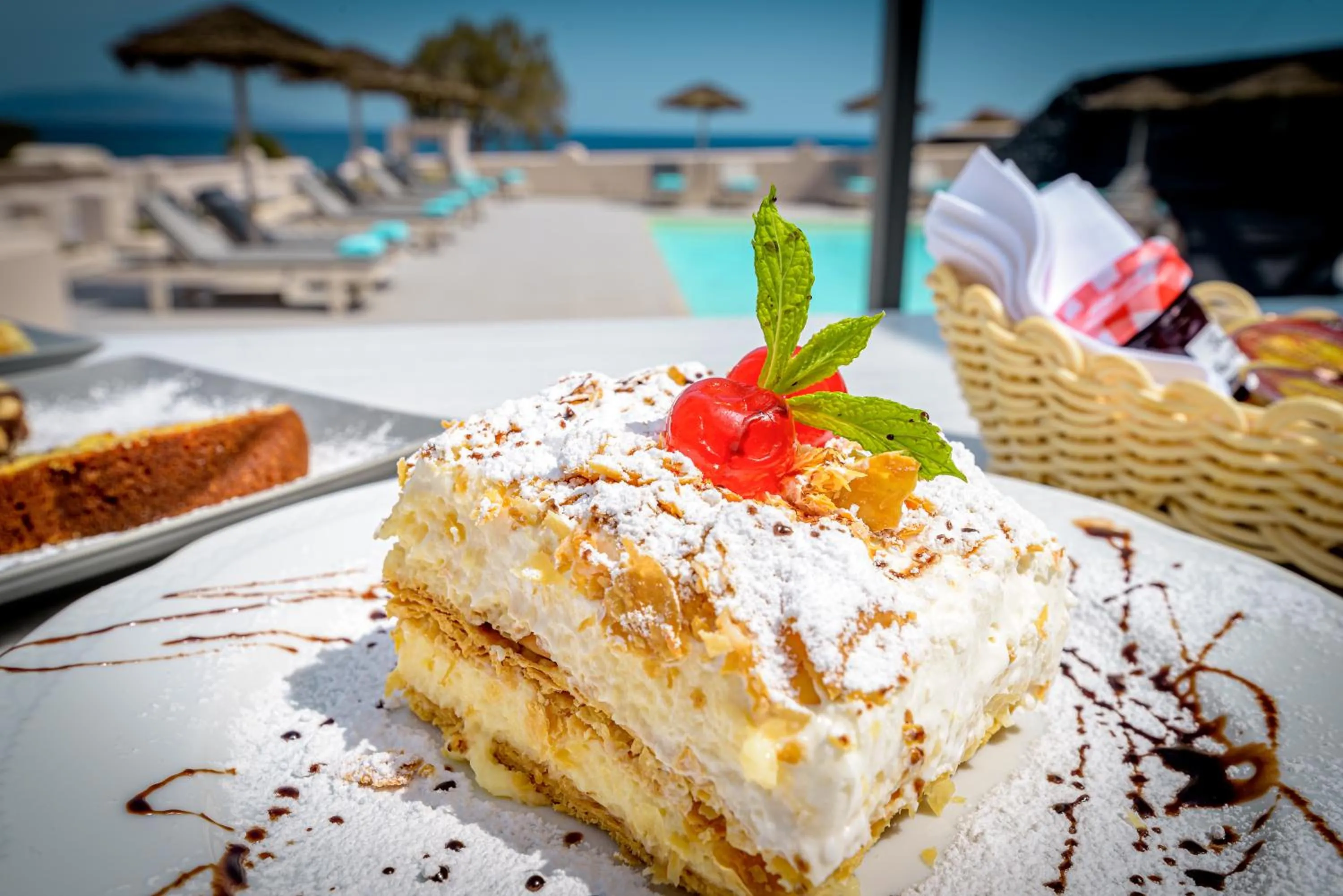 Breakfast in En Plo Boutique Suites