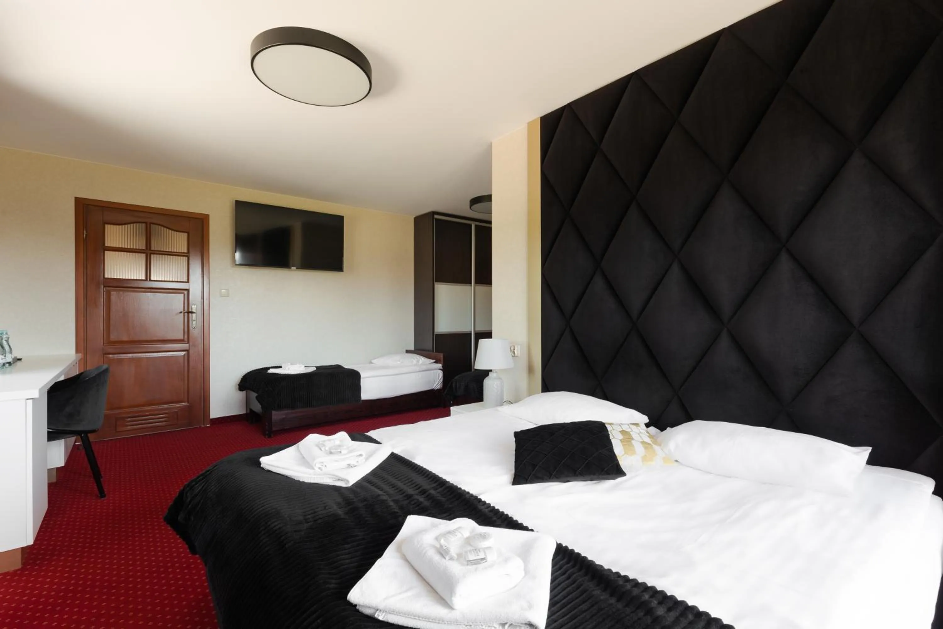 Photo of the whole room, Bed in Dworek pod Giewontem - Jacuzzi & Sauna