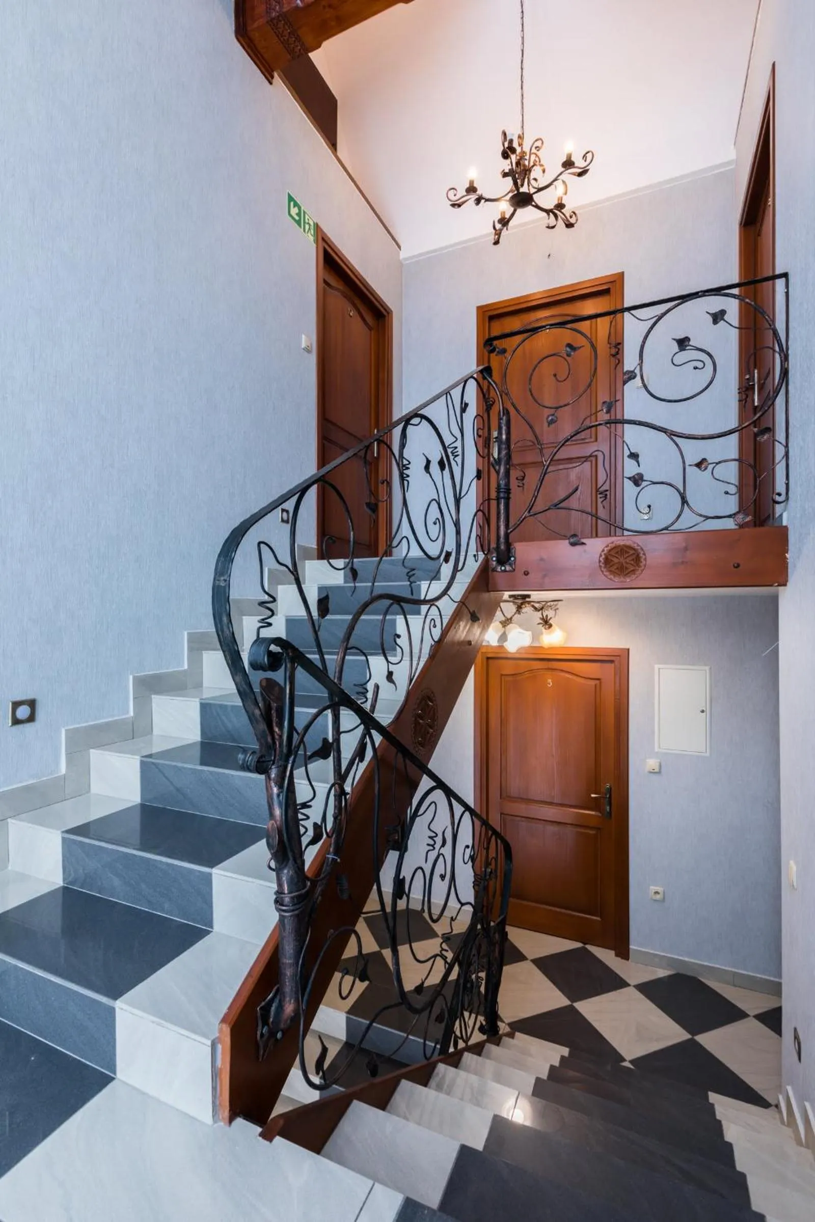 Lobby or reception in Dworek pod Giewontem - Jacuzzi & Sauna