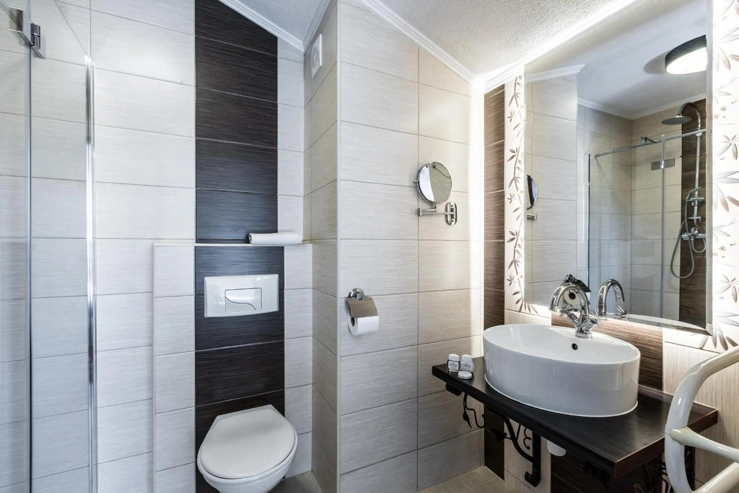 Shower in Dworek pod Giewontem - Jacuzzi & Sauna