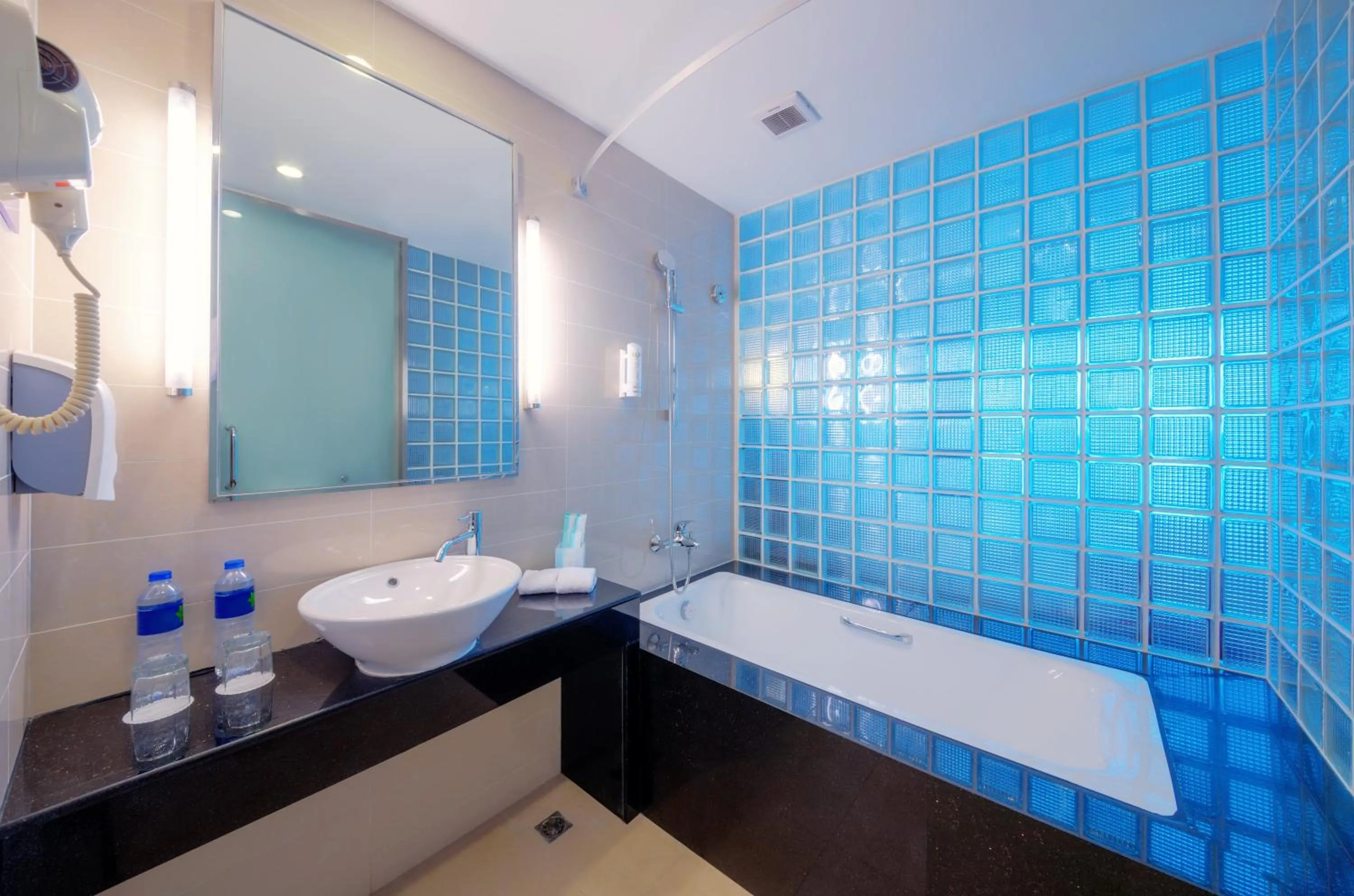 Bathroom in Holiday Inn Express Foshan Nanhai, an IHG Hotel