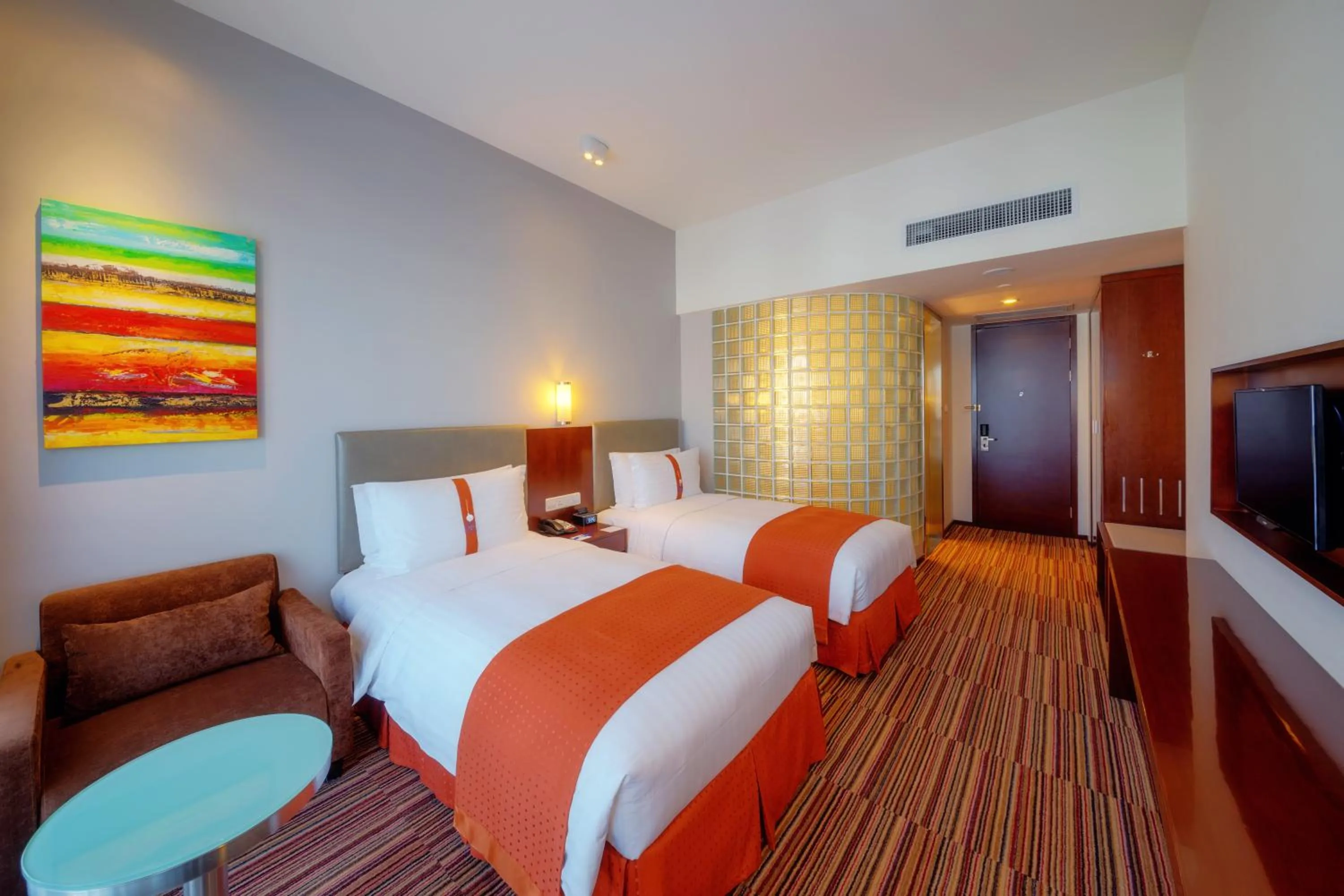 Photo of the whole room in Holiday Inn Express Foshan Nanhai, an IHG Hotel