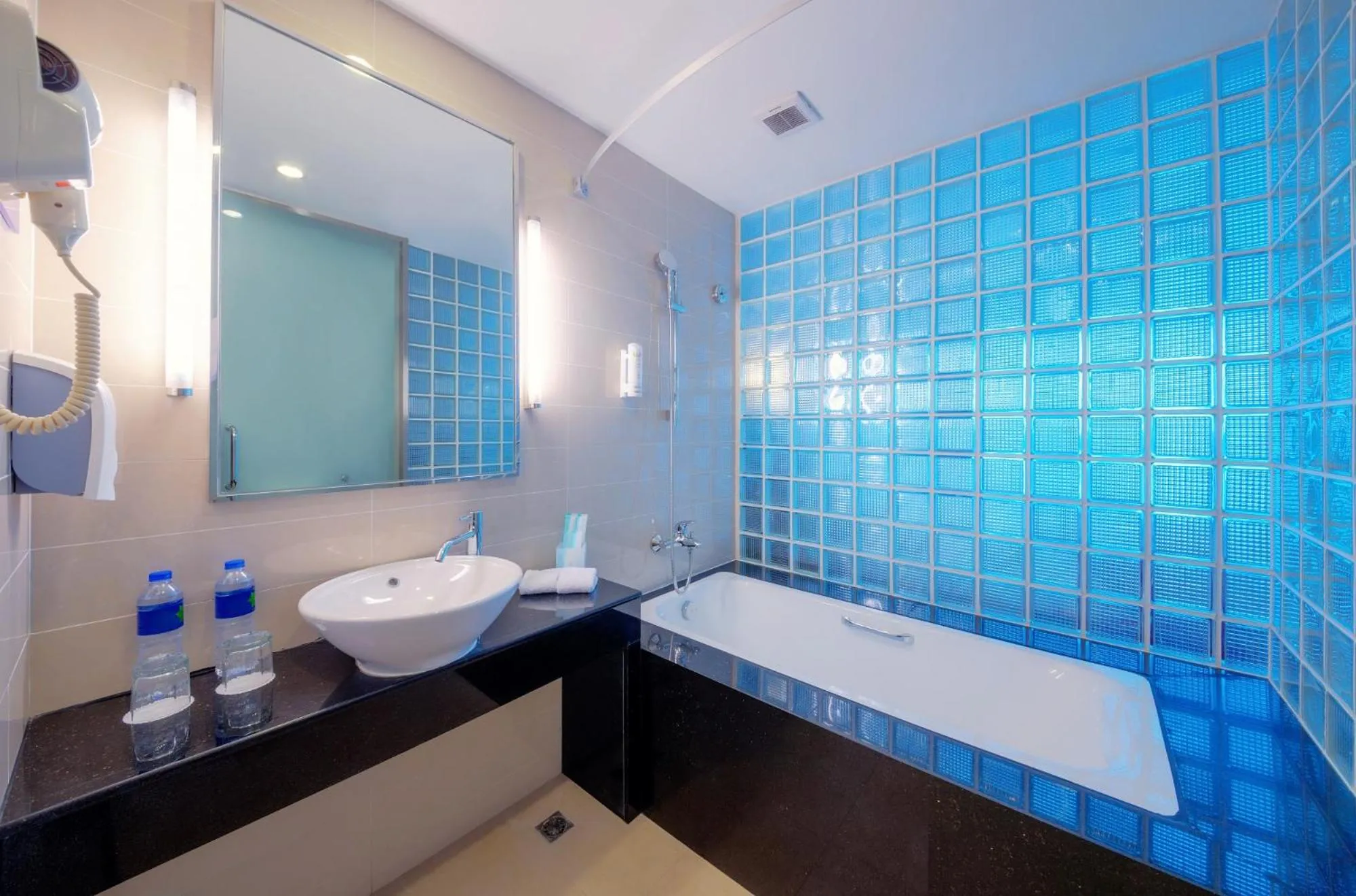 Bathroom in Holiday Inn Express Foshan Nanhai, an IHG Hotel