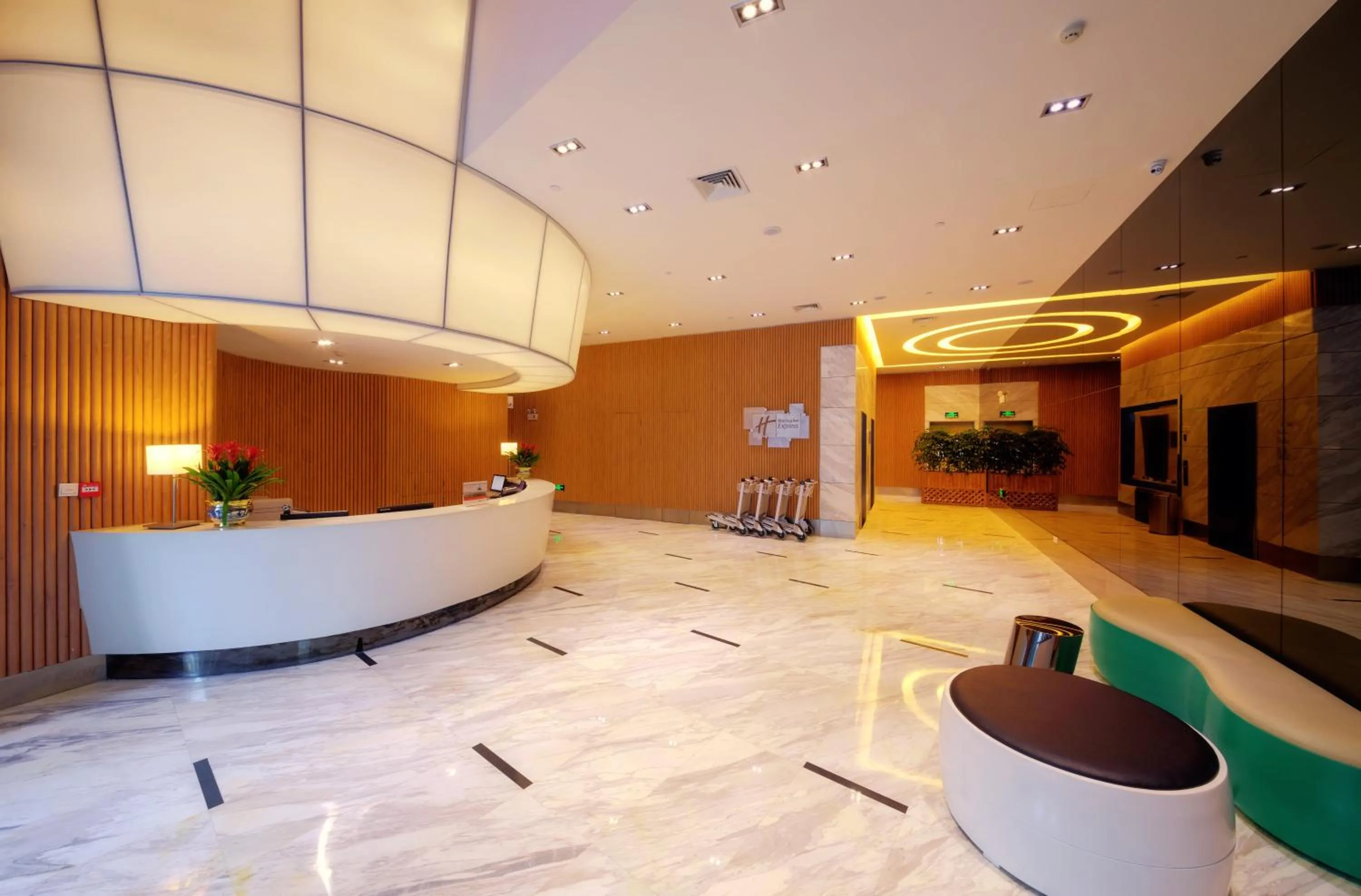 Lobby or reception, Lobby/Reception in Holiday Inn Express Foshan Nanhai, an IHG Hotel