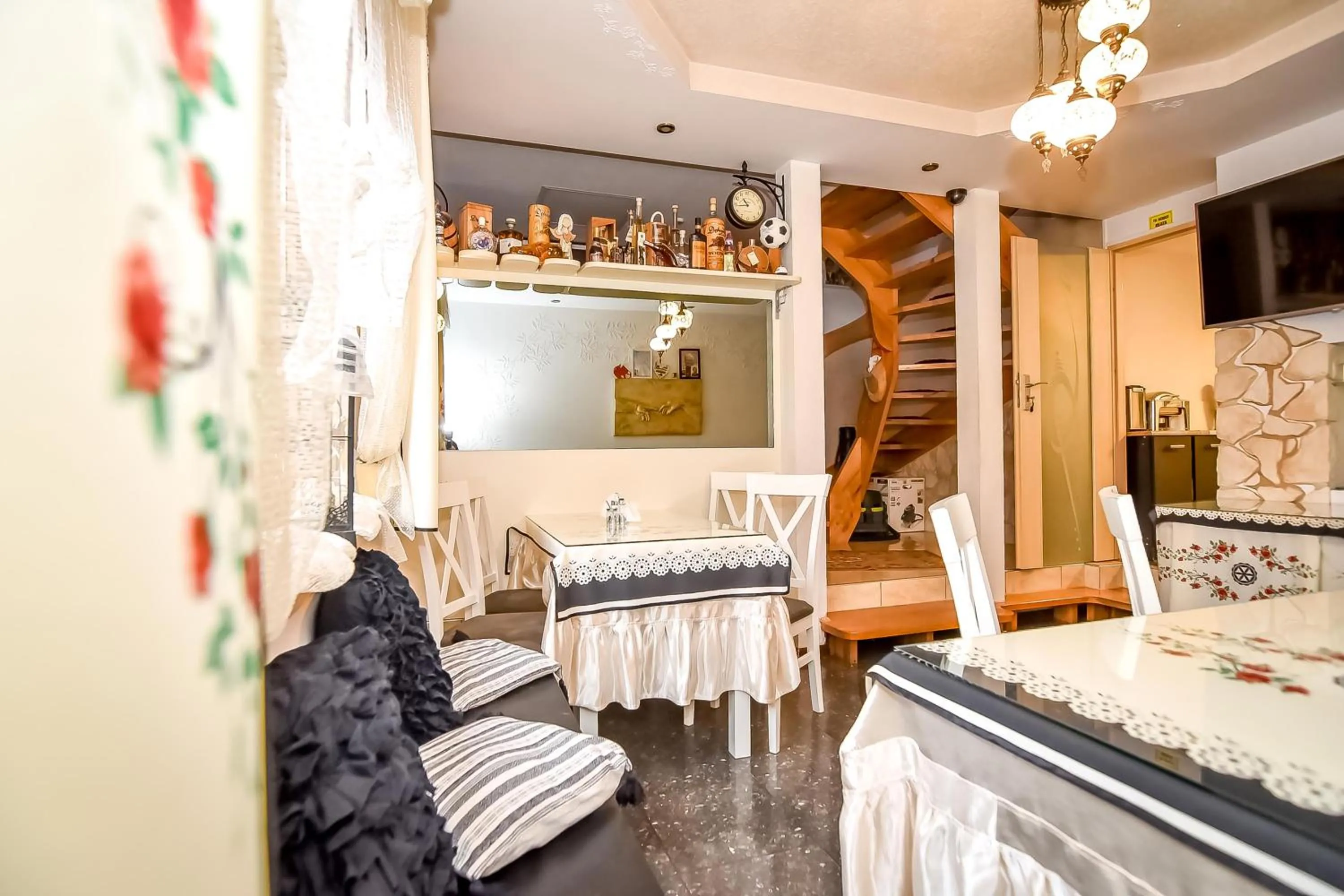 Dining area in Ciukrowa Chatka Sauna & Jacuzzi