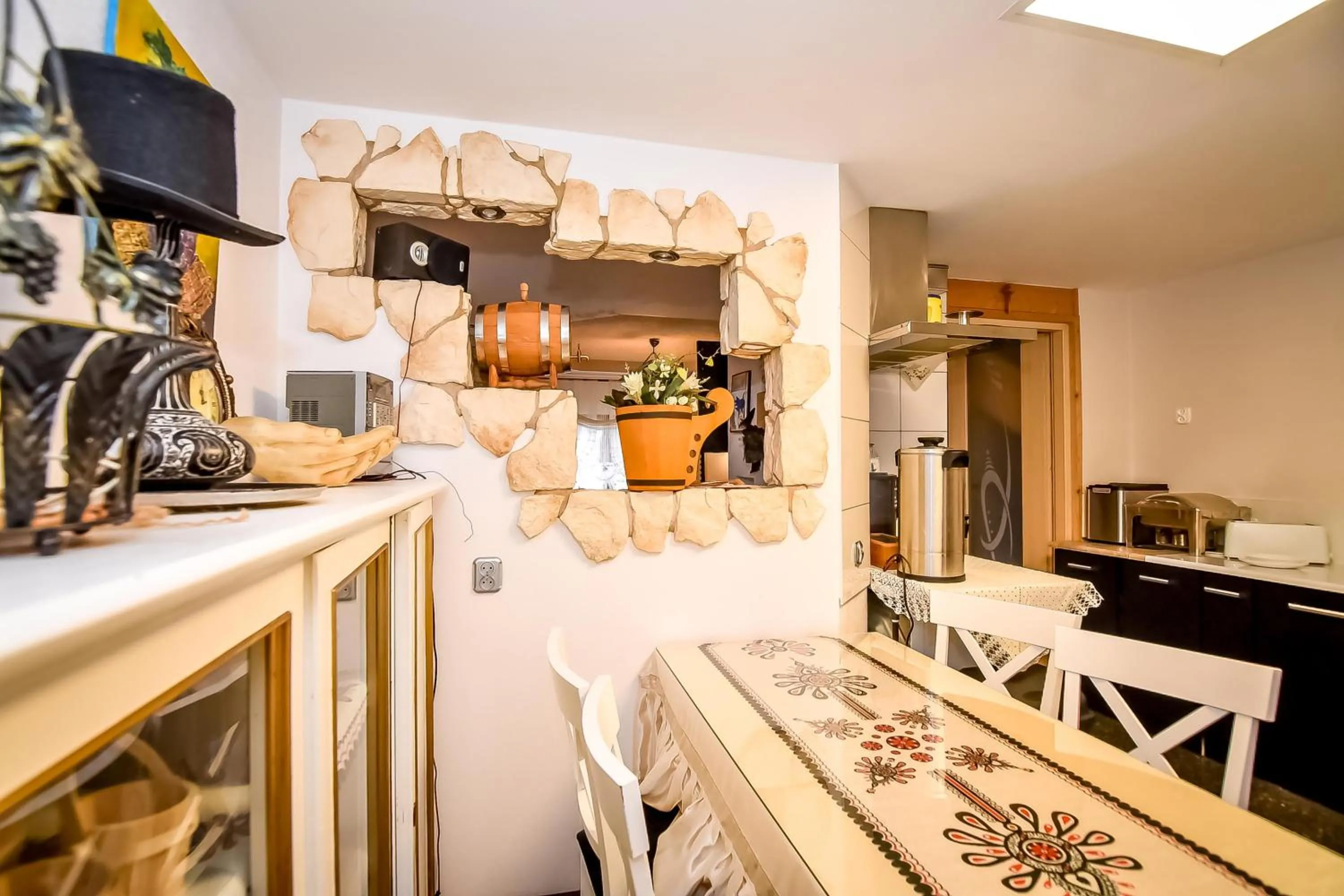 Dining area in Ciukrowa Chatka Sauna & Jacuzzi