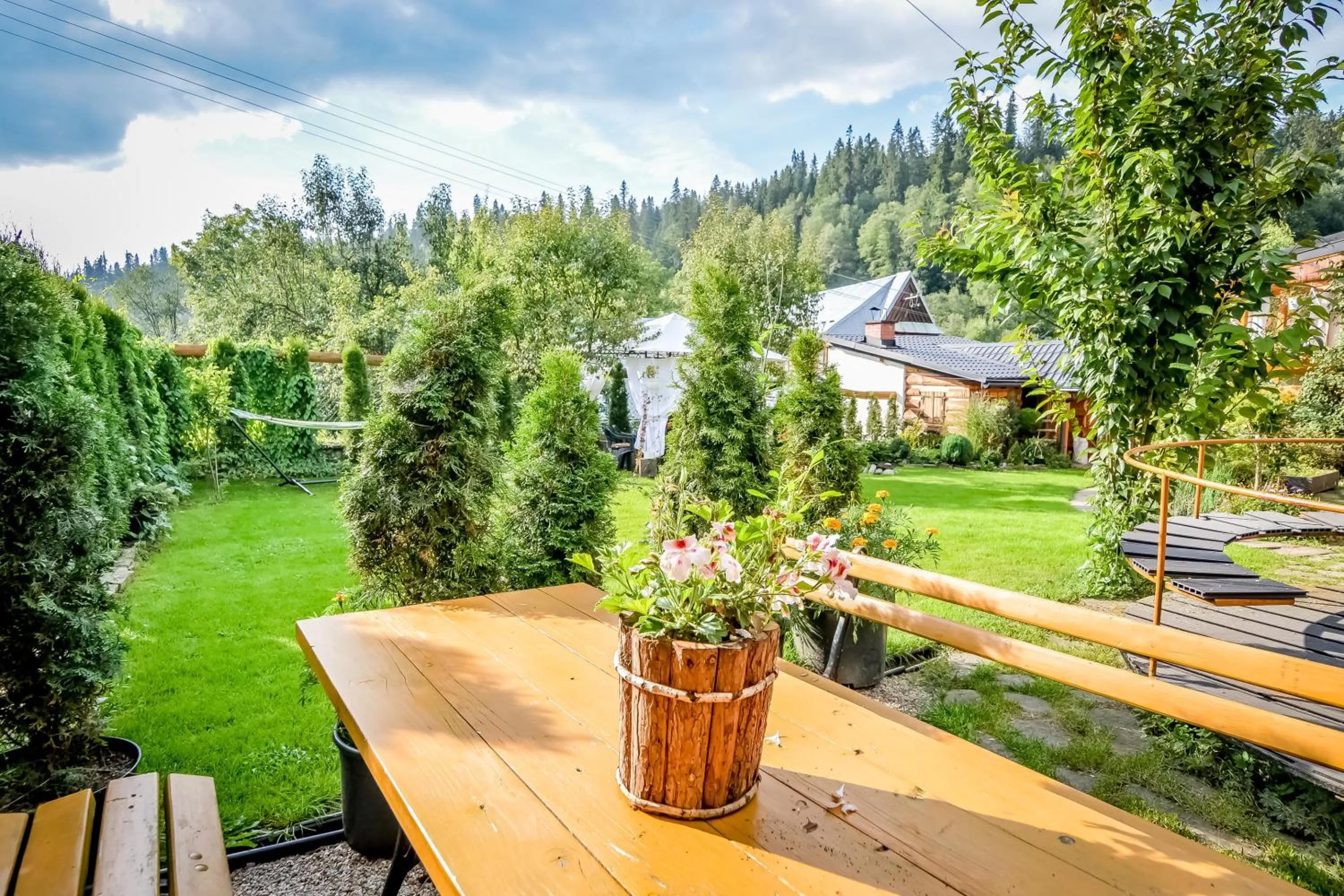 Garden in Ciukrowa Chatka Sauna & Jacuzzi