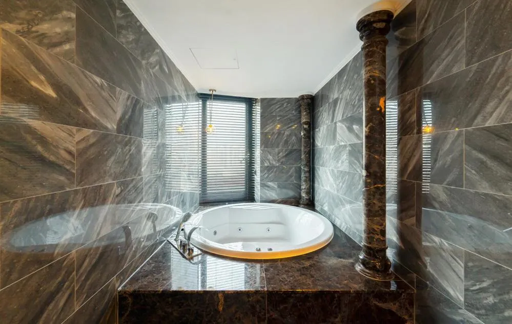 Bathroom in Suwon Partyz Hotel