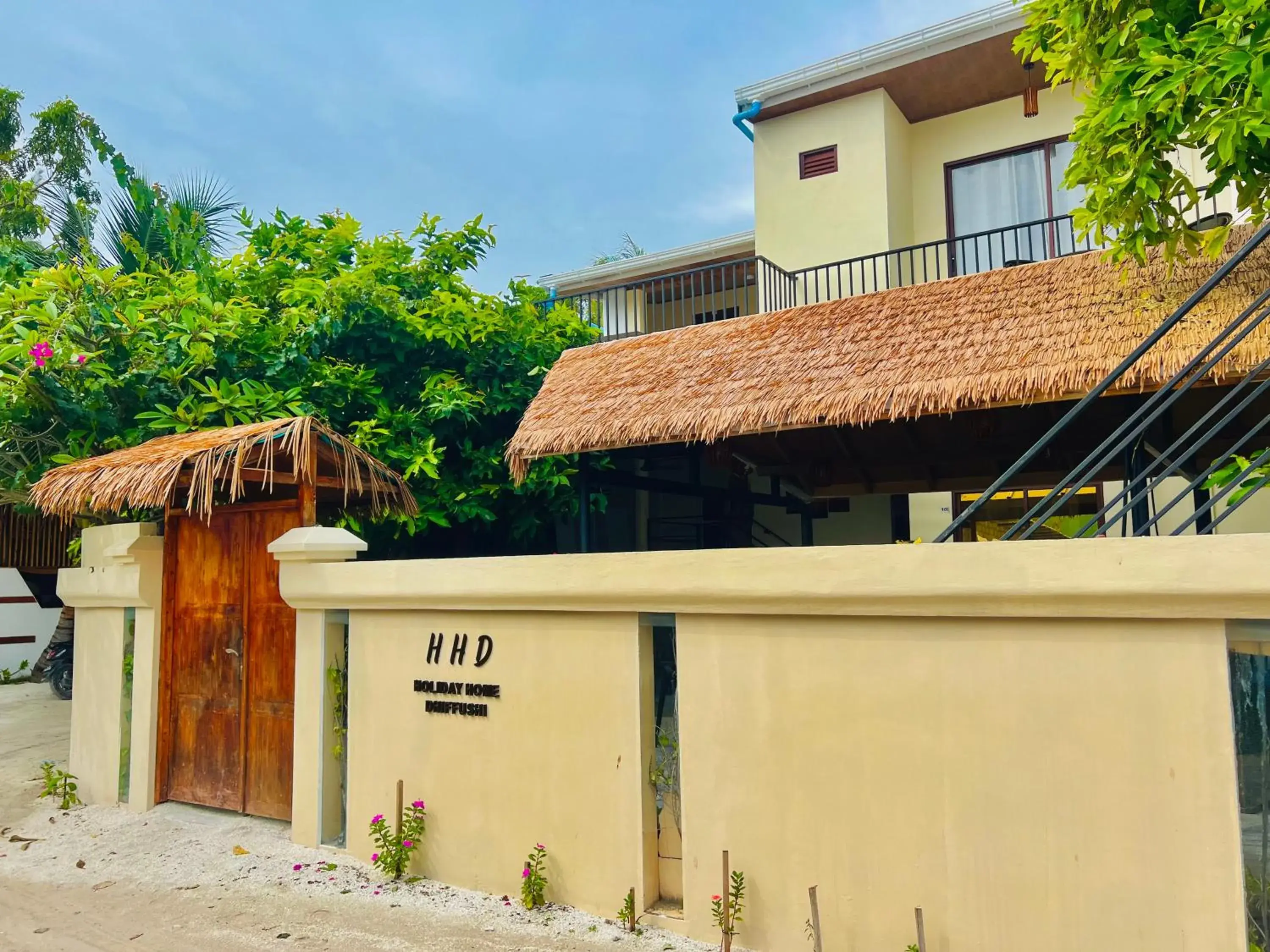 Property building in Holiday Home Dhiffushi Property building in Holiday Home Dhiffushi