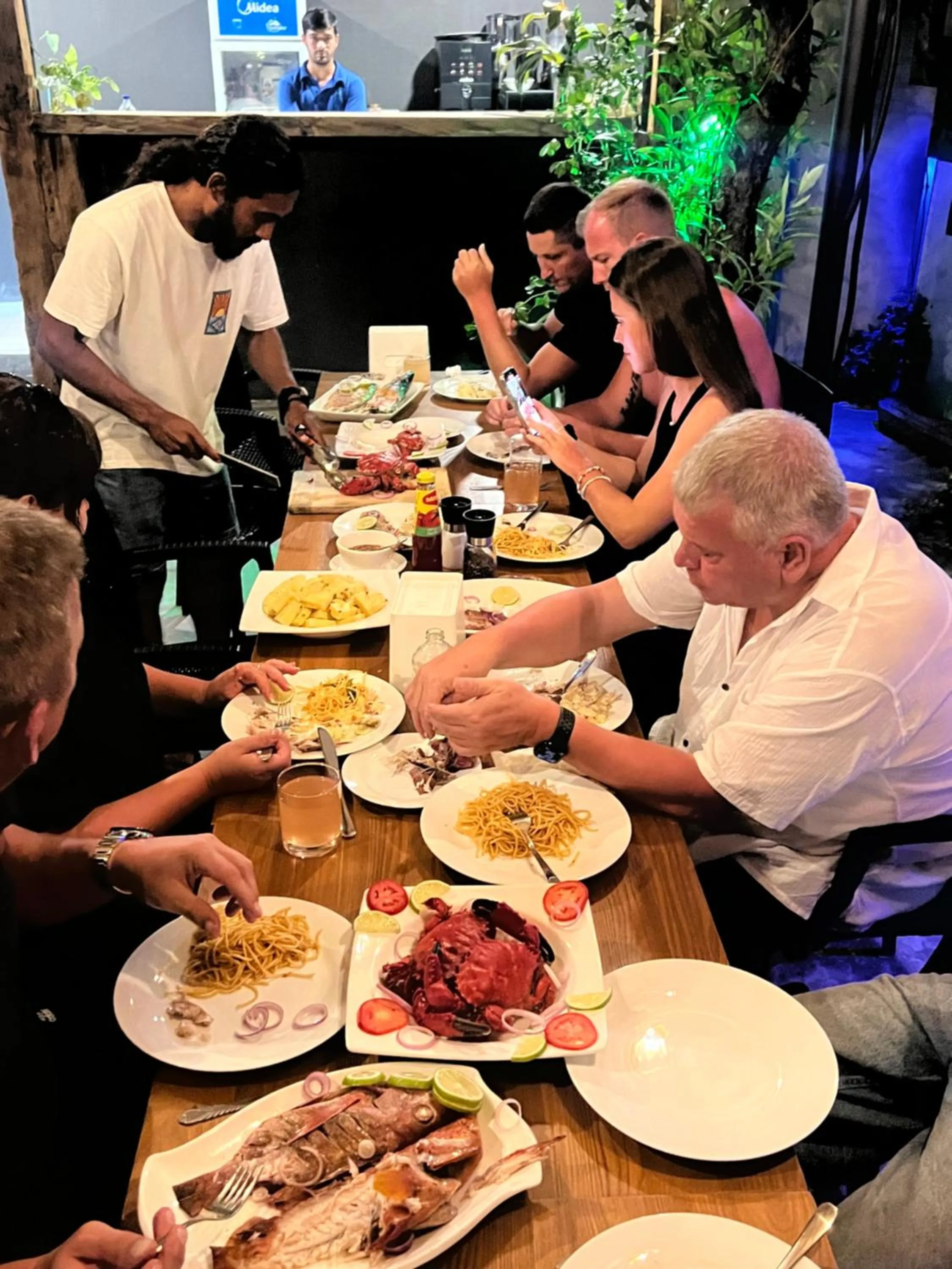 Restaurant/places to eat in Holiday Home Dhiffushi