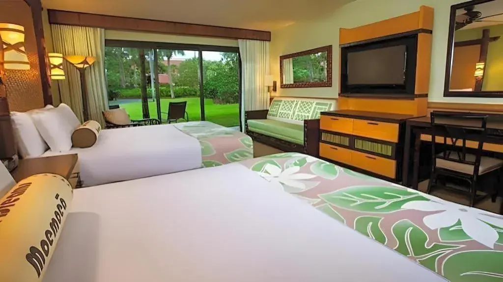 Bed in Disney's Polynesian Village Resort Bed in Disney's Polynesian Village Resort